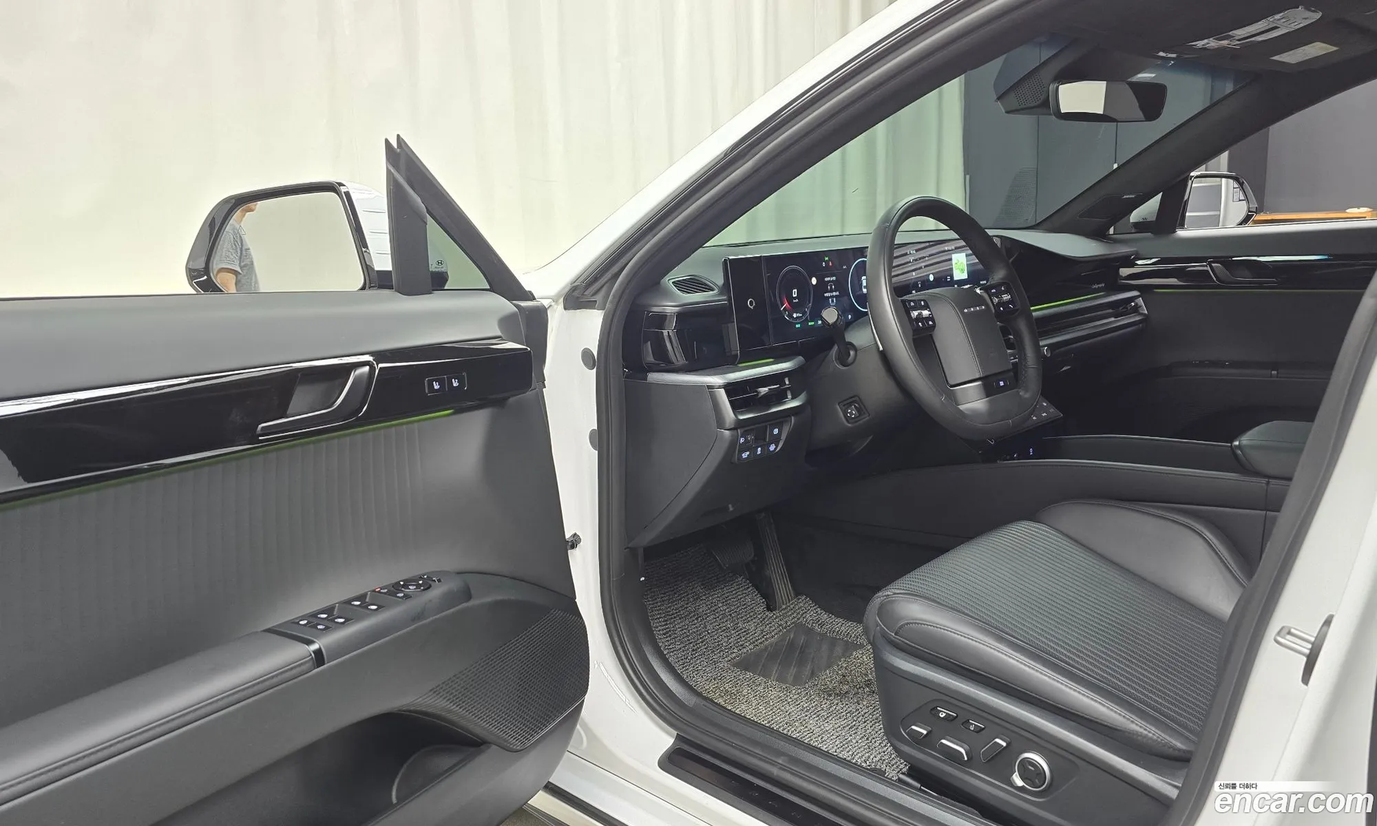 Hyundai Grandeur Hybrid 2023 — 35