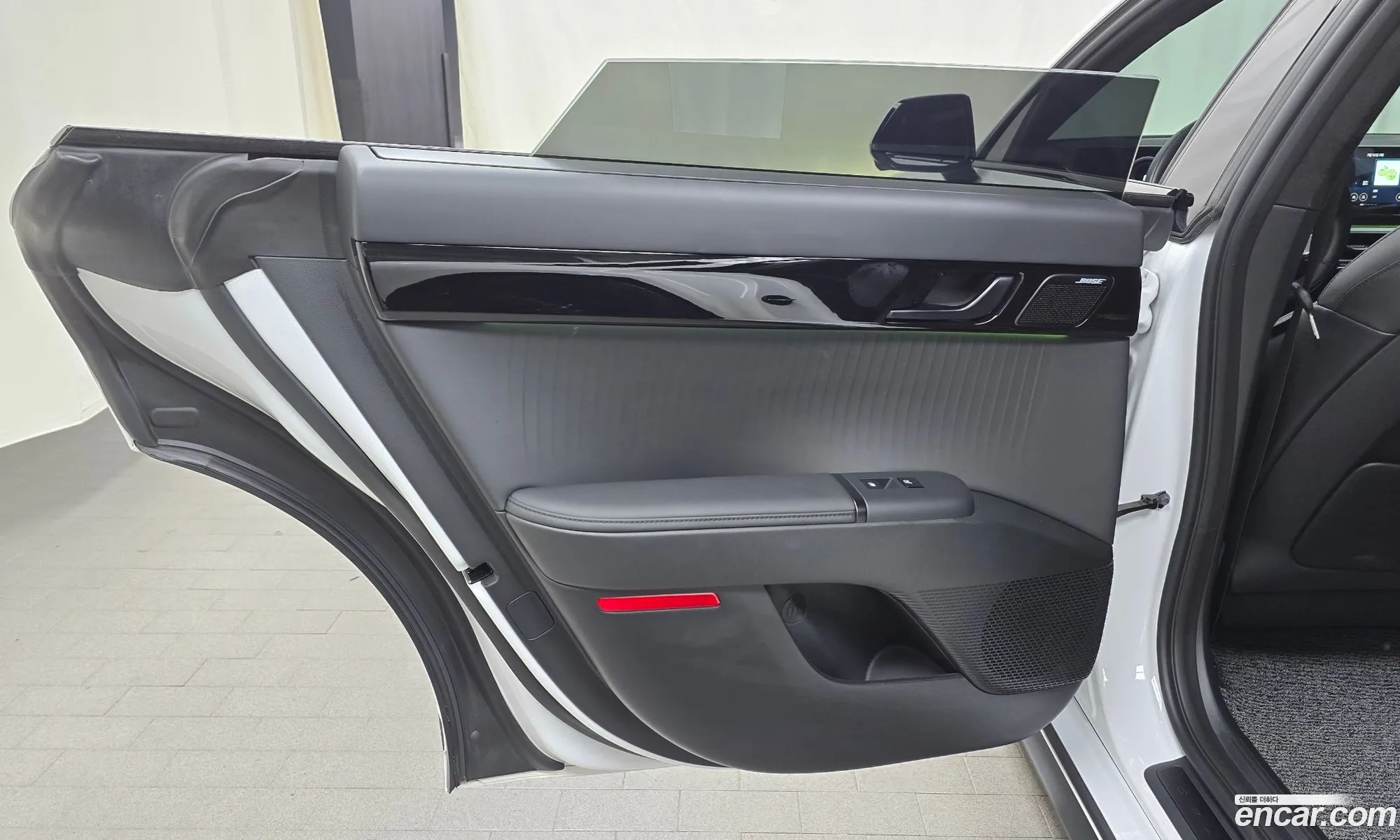 Hyundai Grandeur Hybrid 2023 — 14
