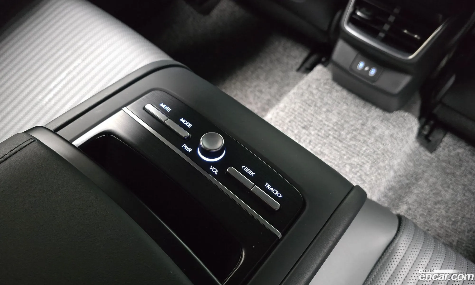 Hyundai Grandeur Hybrid 2023 — 25