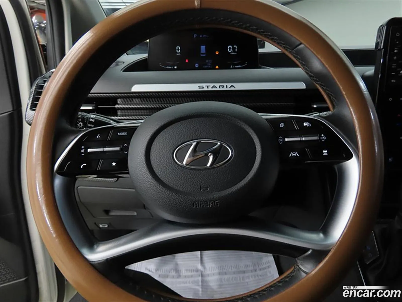 Hyundai Staria 2023 — 10