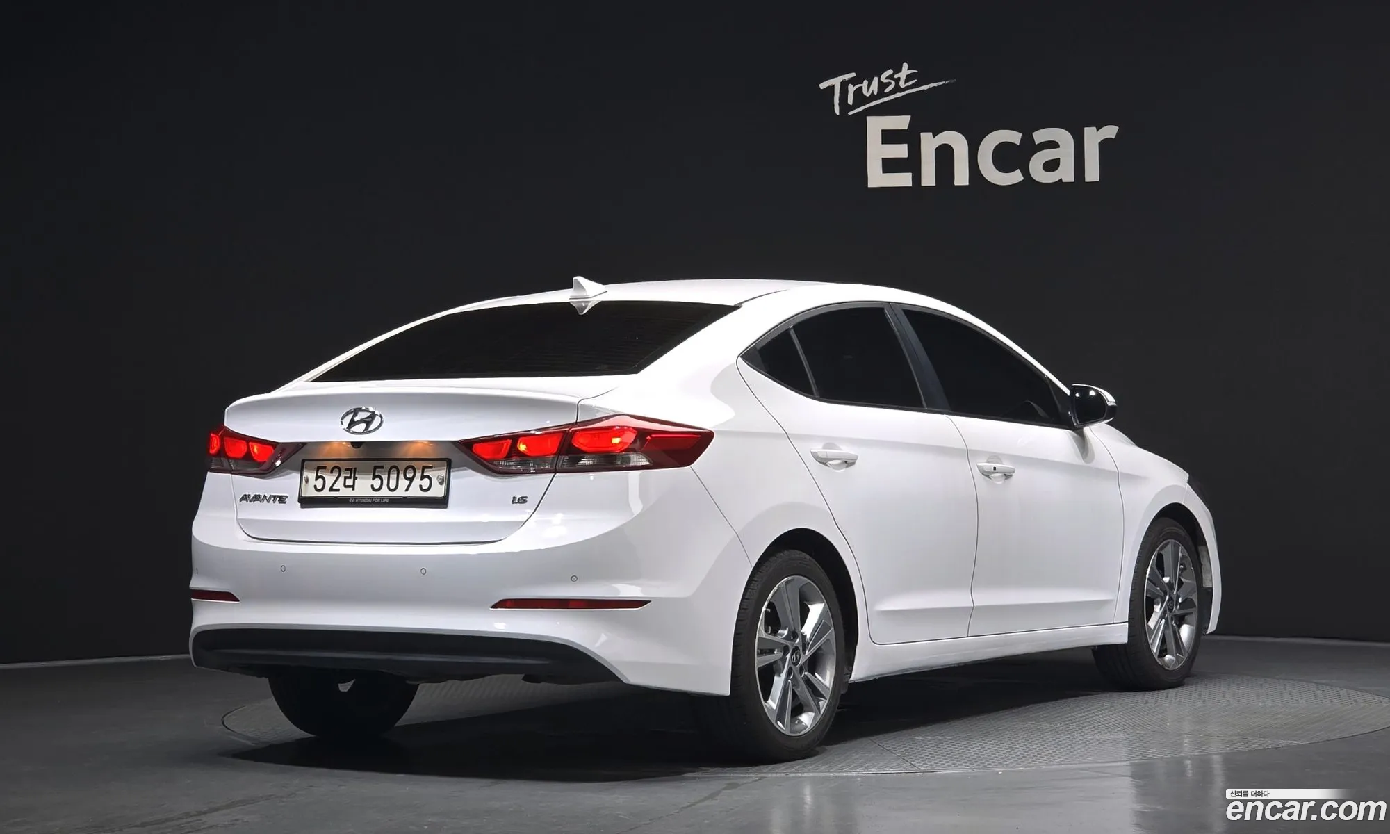 Hyundai Elantra AD 2017 KMHD641DBJU437421 — 7