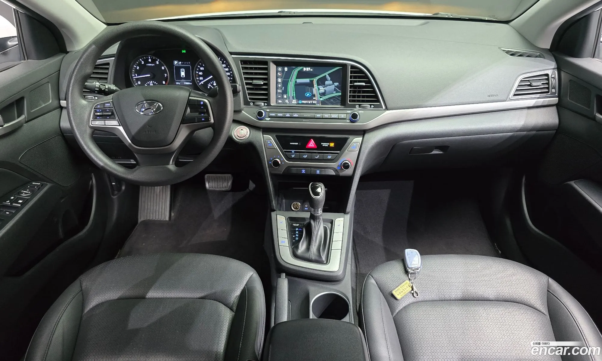 Hyundai Elantra AD 2017 KMHD641DBJU437421 — 3