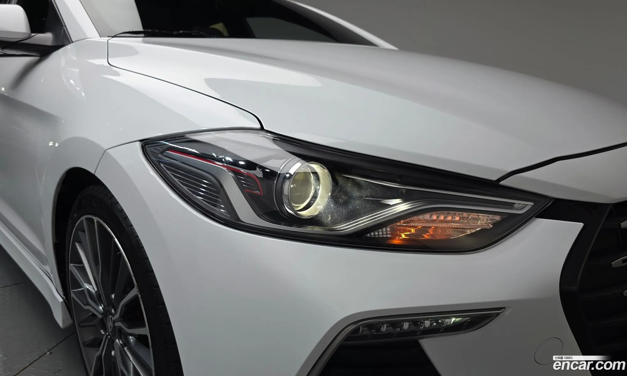 Hyundai Elantra AD 2016 — 17