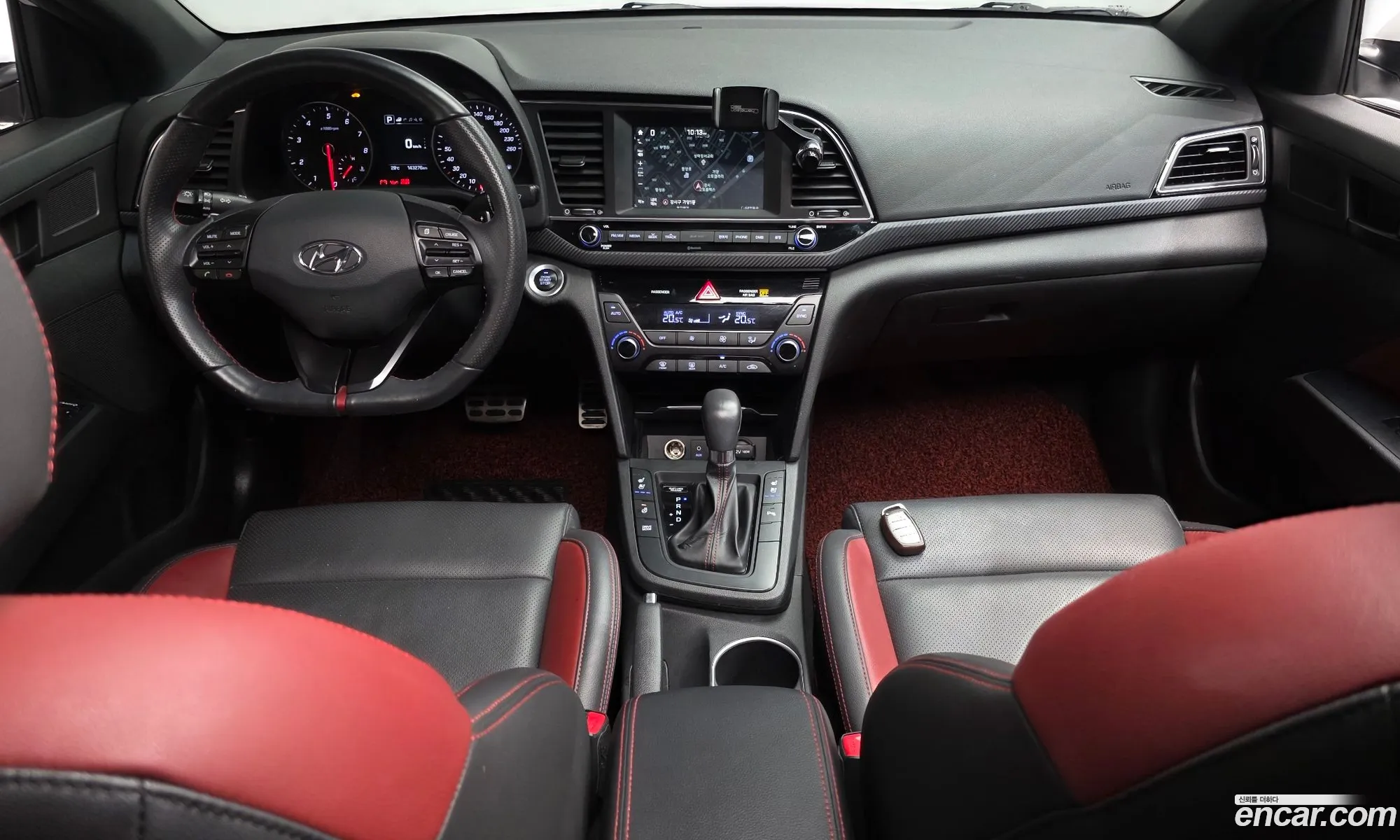 Hyundai Elantra AD 2016 — 10