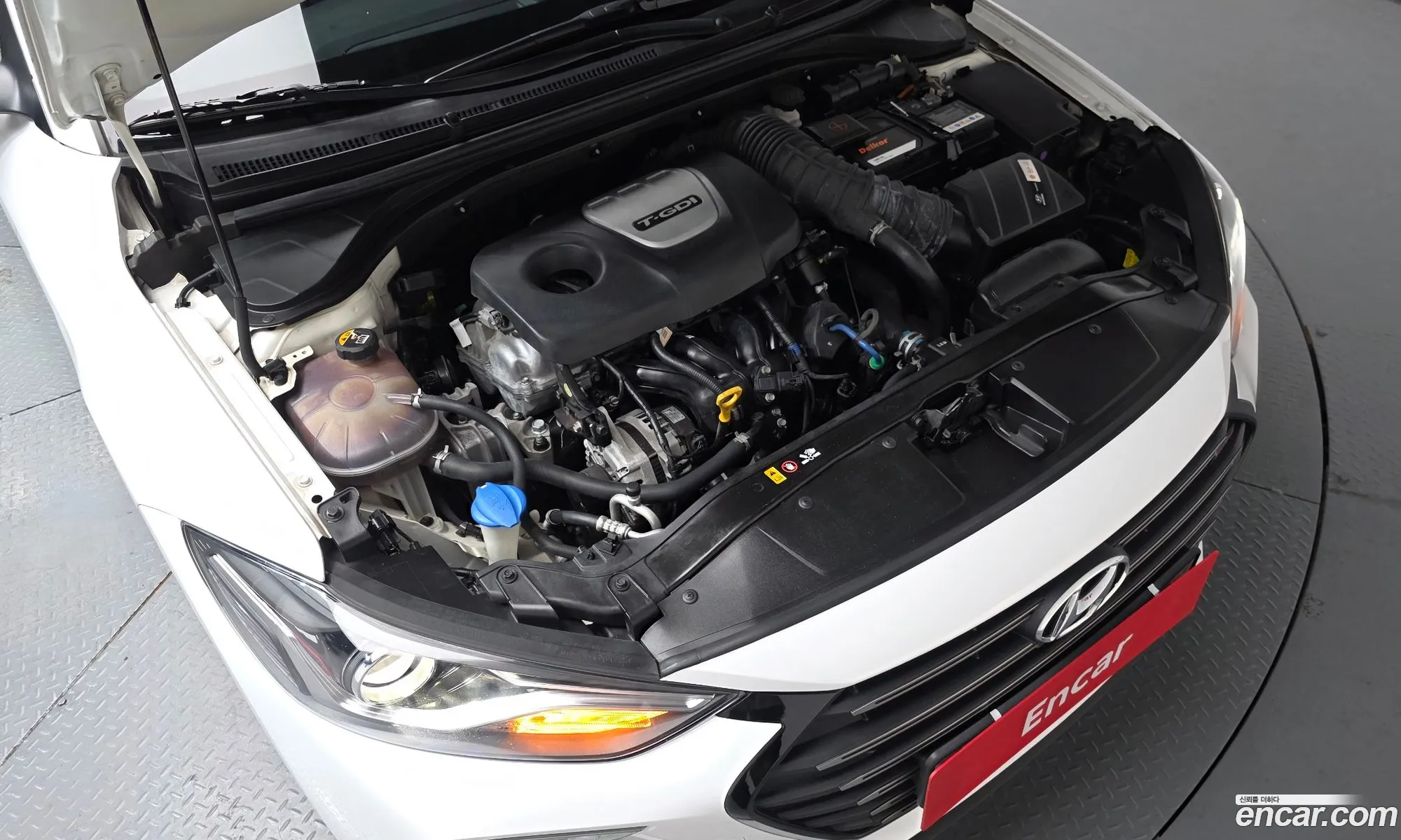 Hyundai Elantra AD 2016 — 31