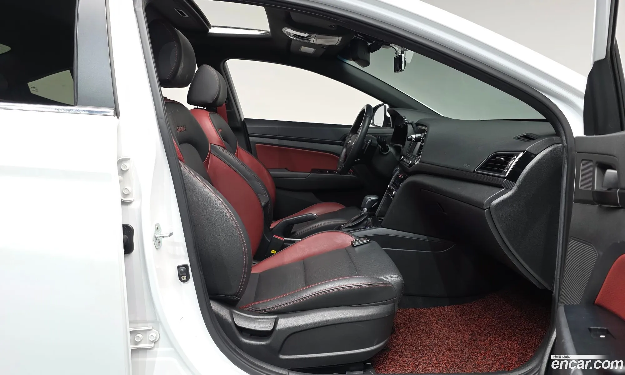 Hyundai Elantra AD 2016 — 5