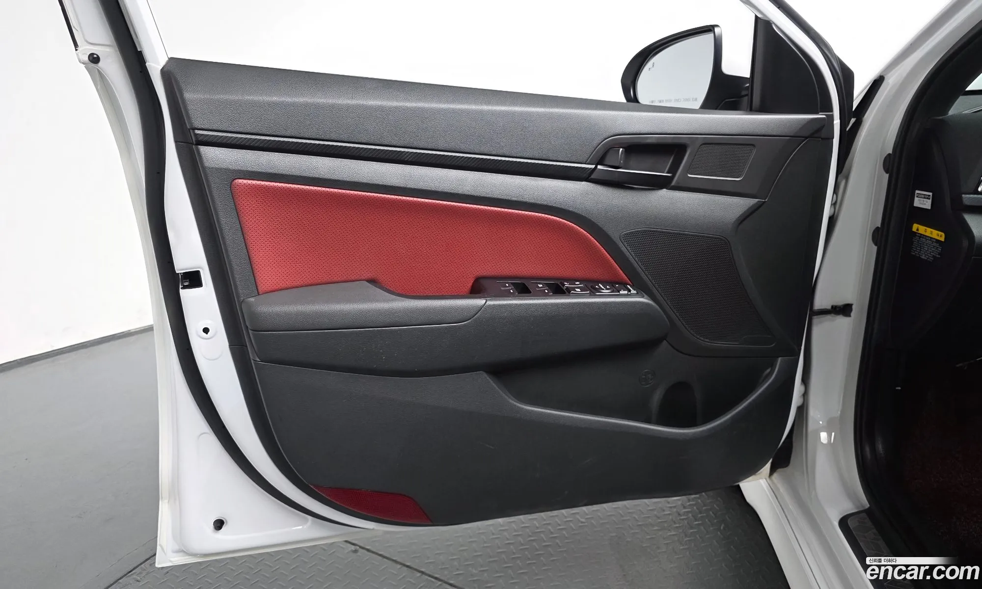 Hyundai Elantra AD 2016 — 3