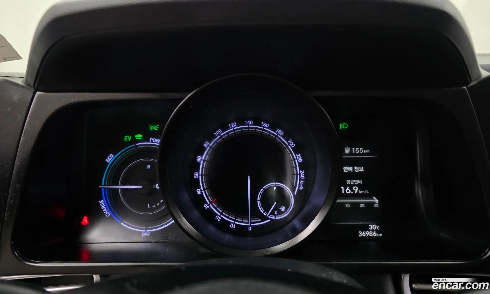 Hyundai Elantra Hybrid 2022 — 15