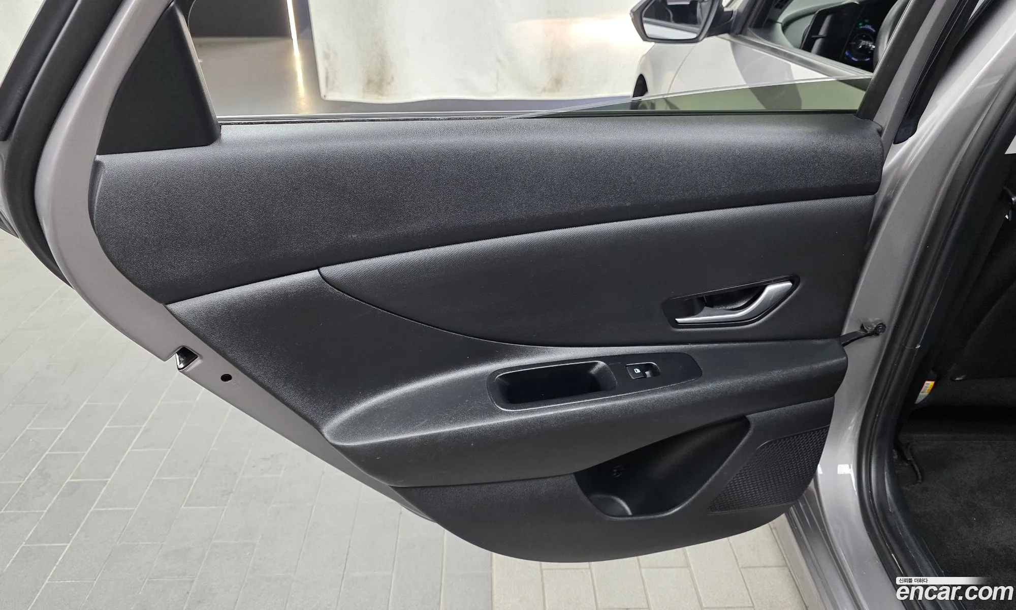 Hyundai Elantra Hybrid 2022 — 25