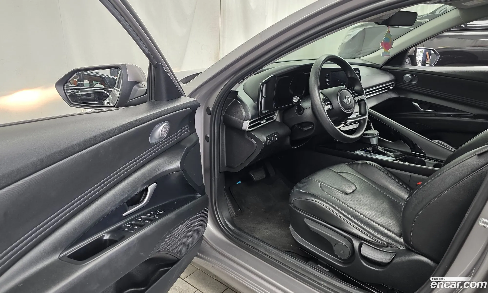 Hyundai Elantra Hybrid 2022 — 27