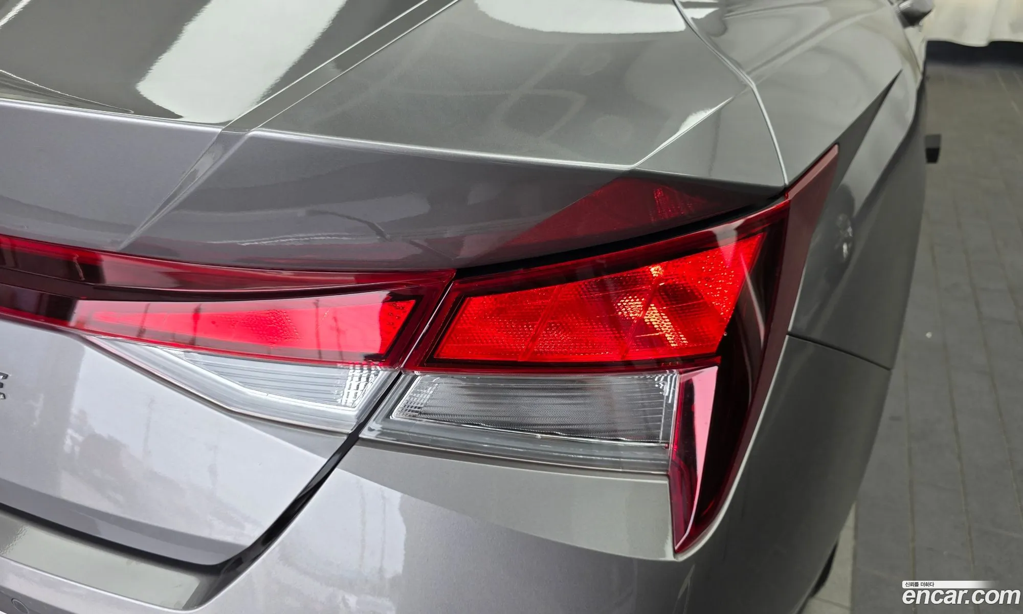 Hyundai Elantra Hybrid 2022 — 11
