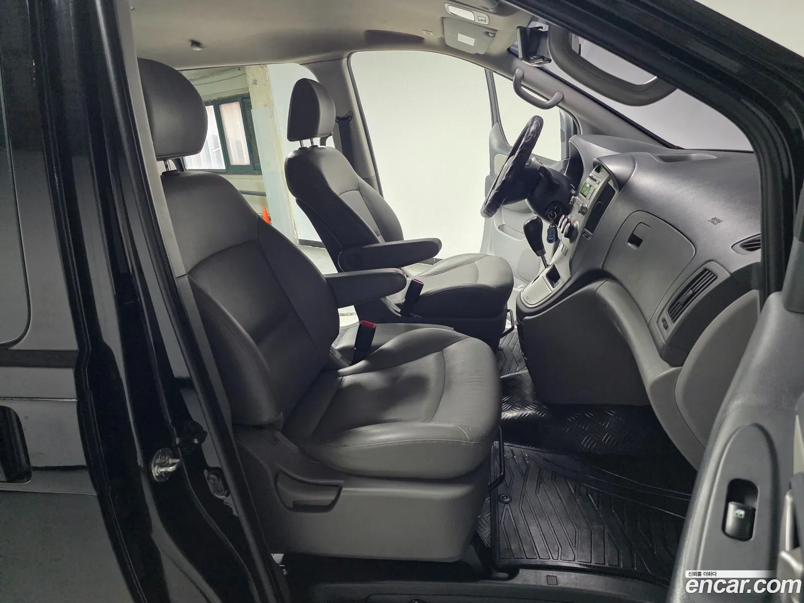 Hyundai Grand Starex 2015 — 11
