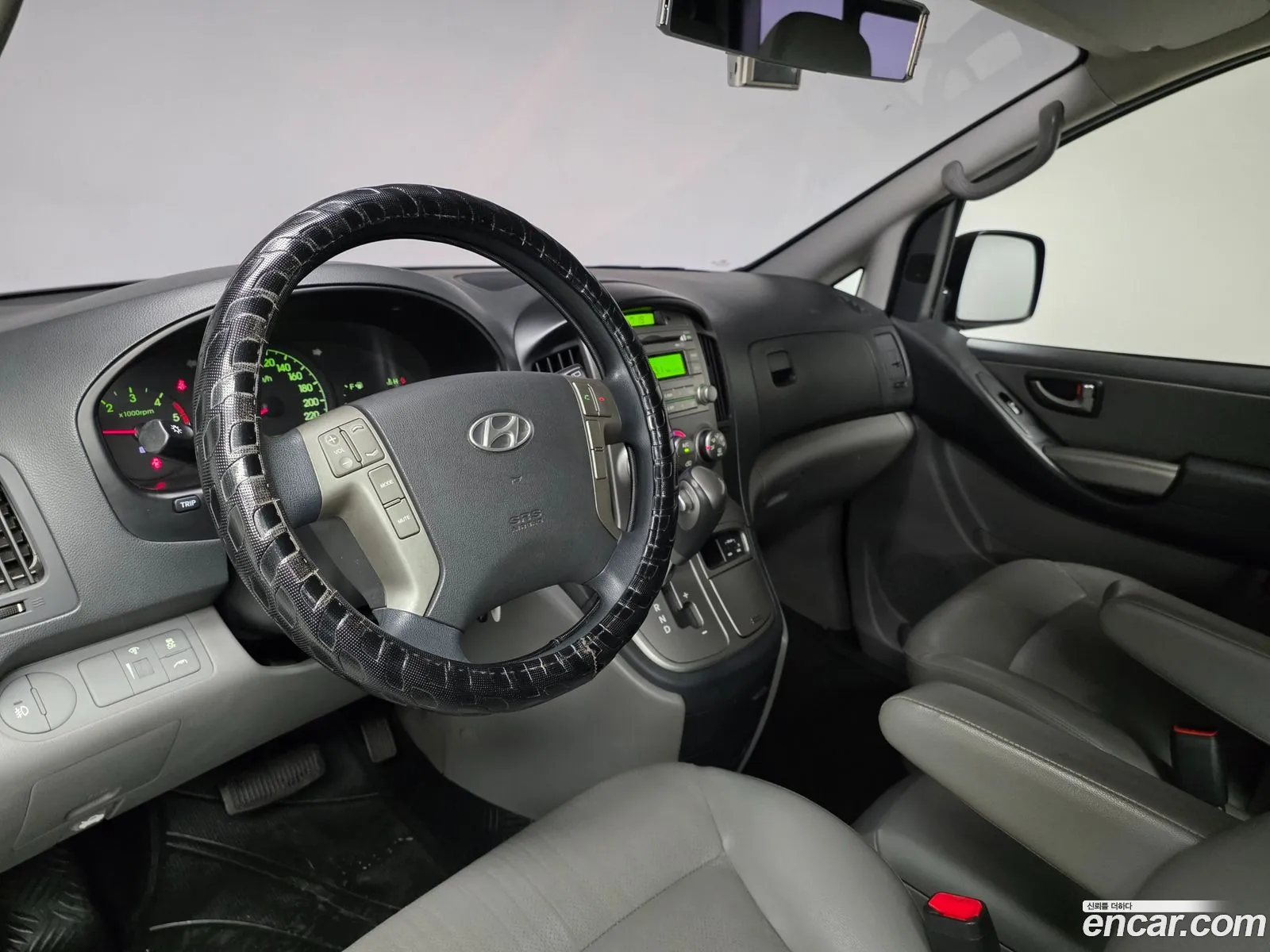Hyundai Grand Starex 2015 — 18