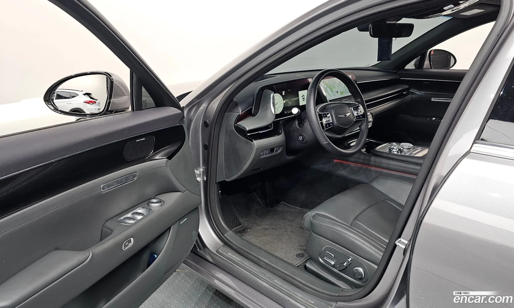 Genesis G90 2022 KMTFA41DDNU011170 — 2