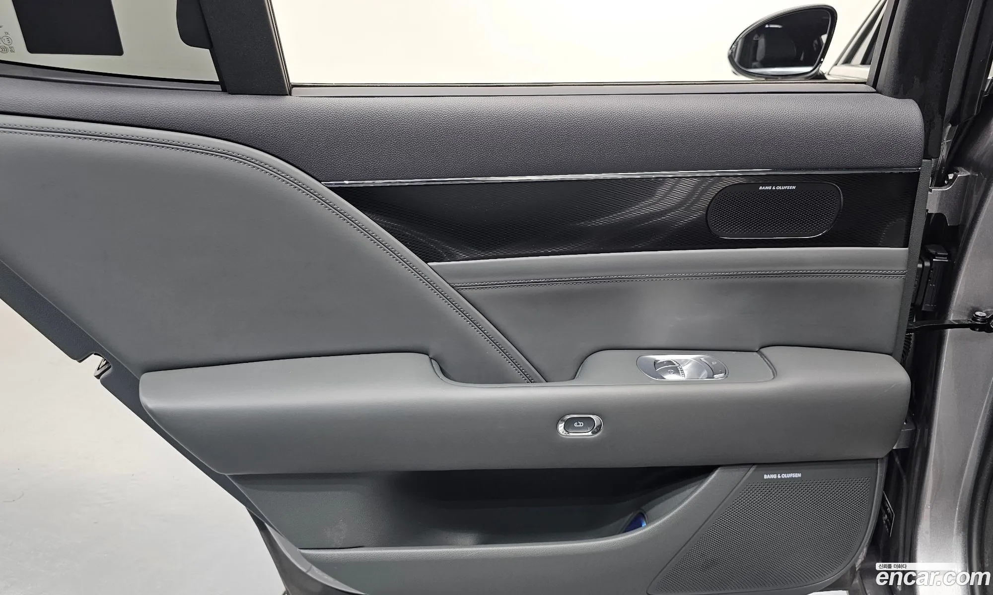 Genesis G90 2022 KMTFA41DDNU011170 — 36