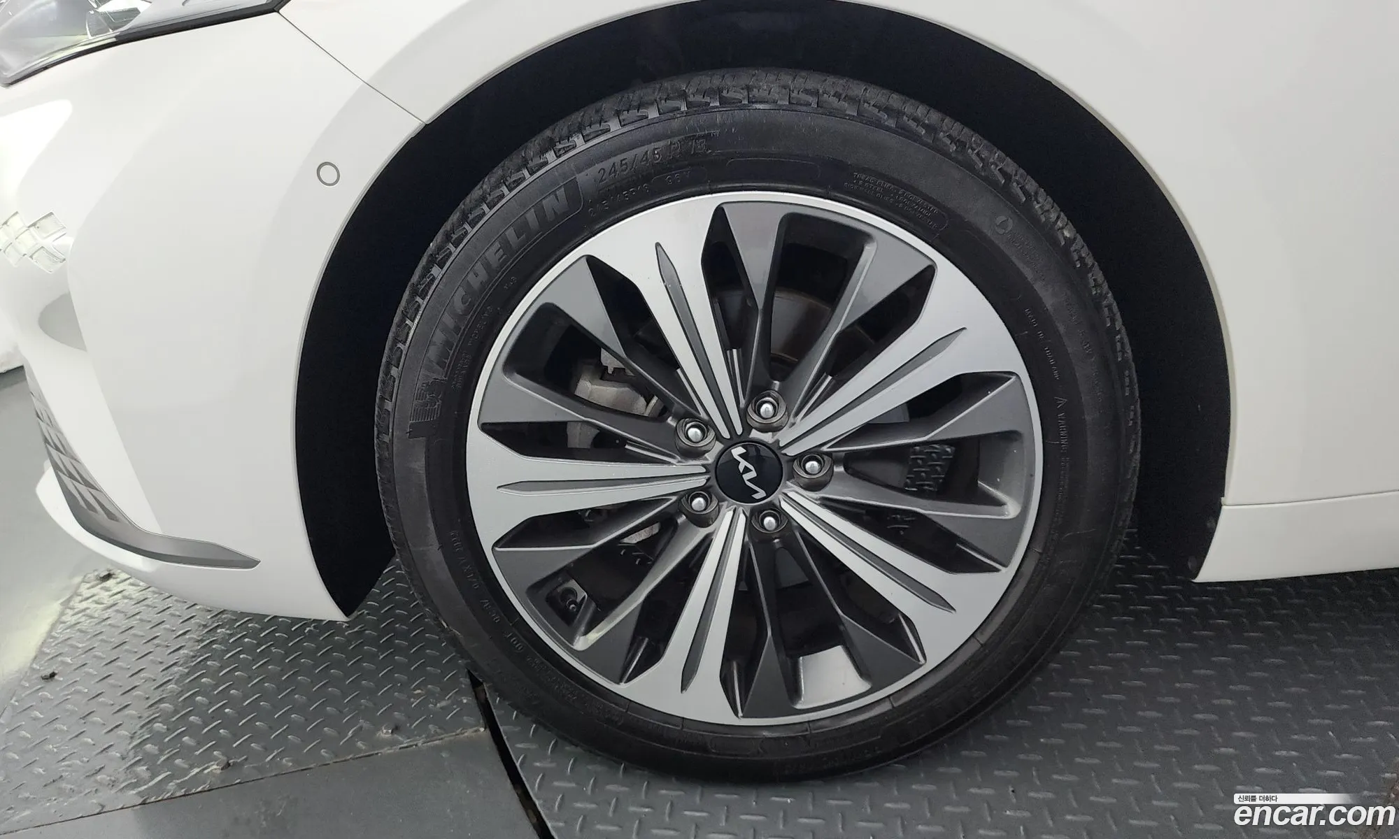 Kia K8 Hybrid 2022 — 10