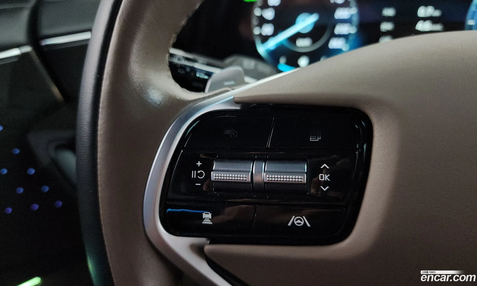 Kia K8 Hybrid 2022 — 21