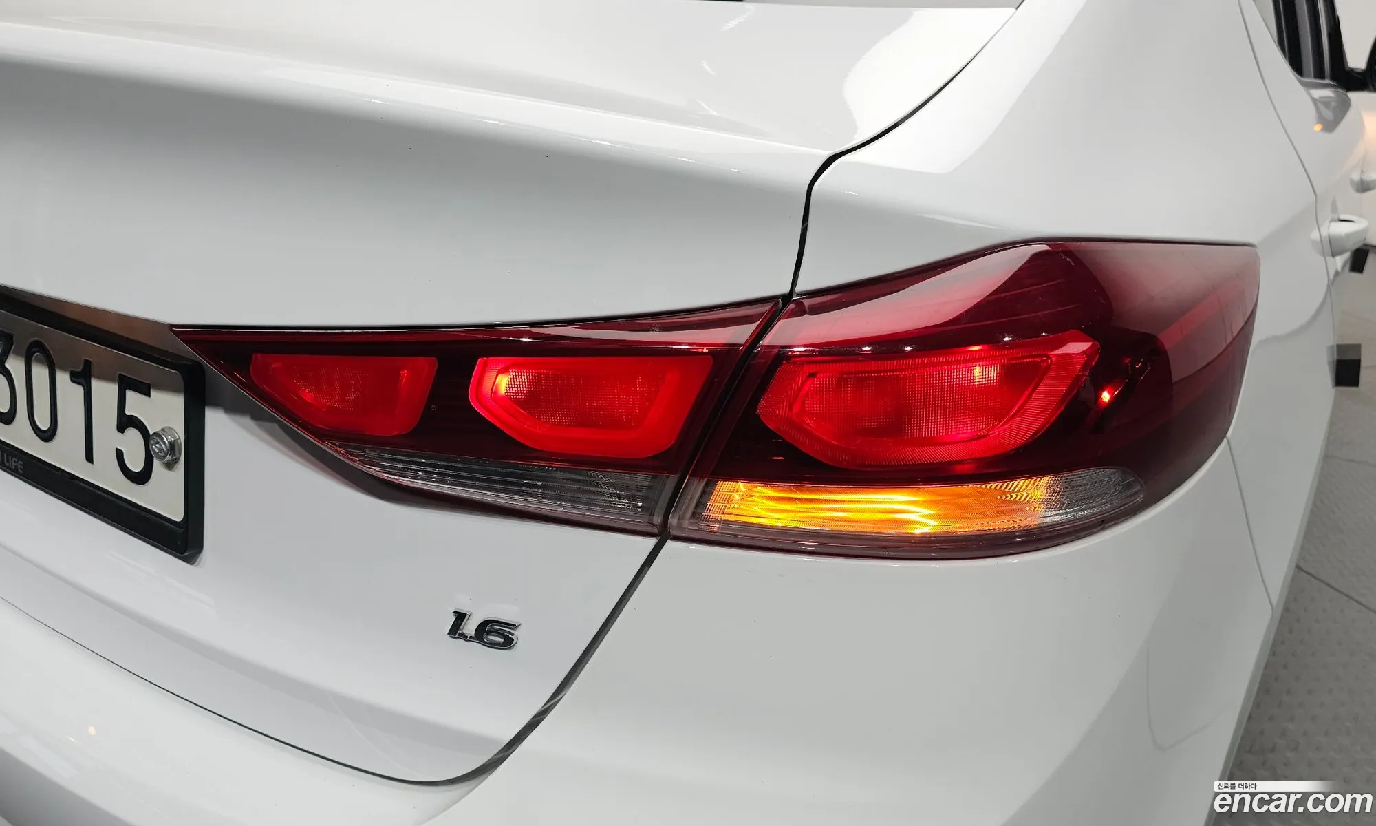 Hyundai Elantra AD 2018 — 30