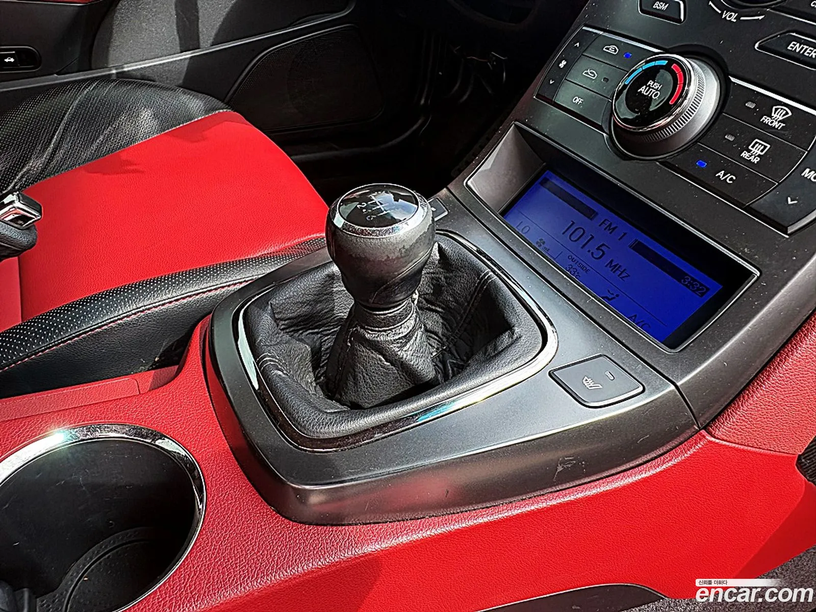 Hyundai Genesis Coupe 2011 — 9