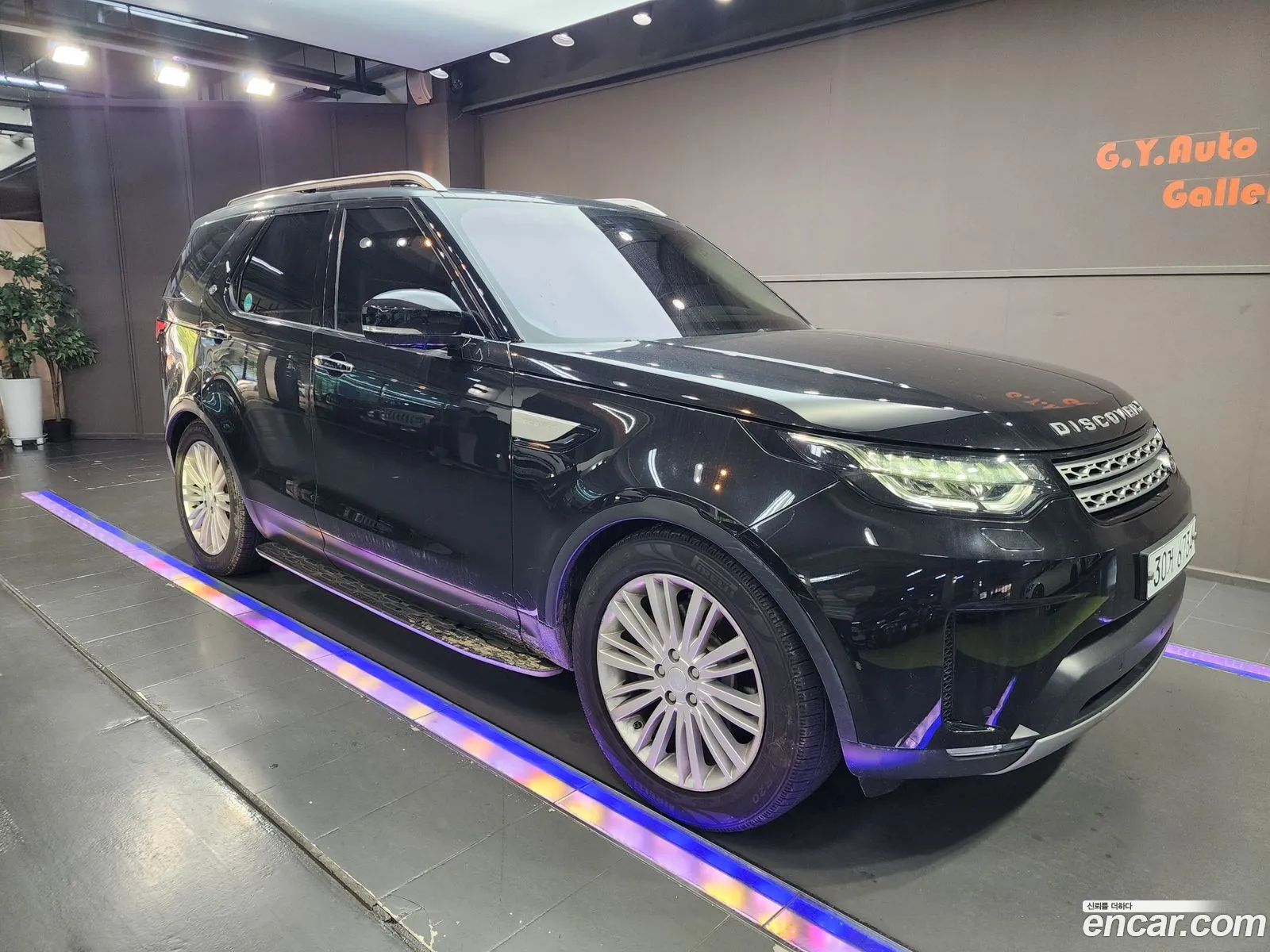 Land Rover Discovery 5 2017 — 16
