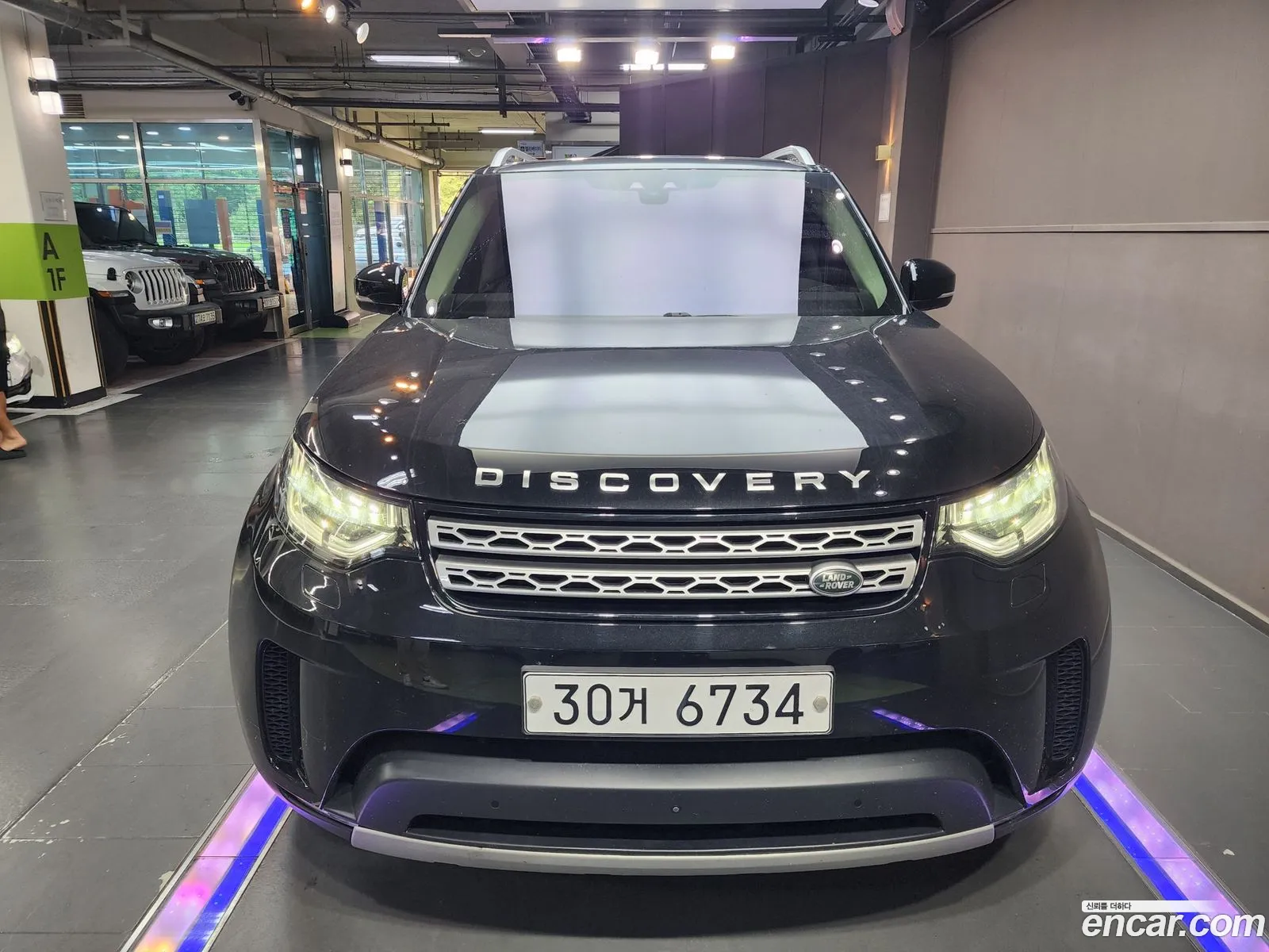 Land Rover Discovery 5 2017 — 12