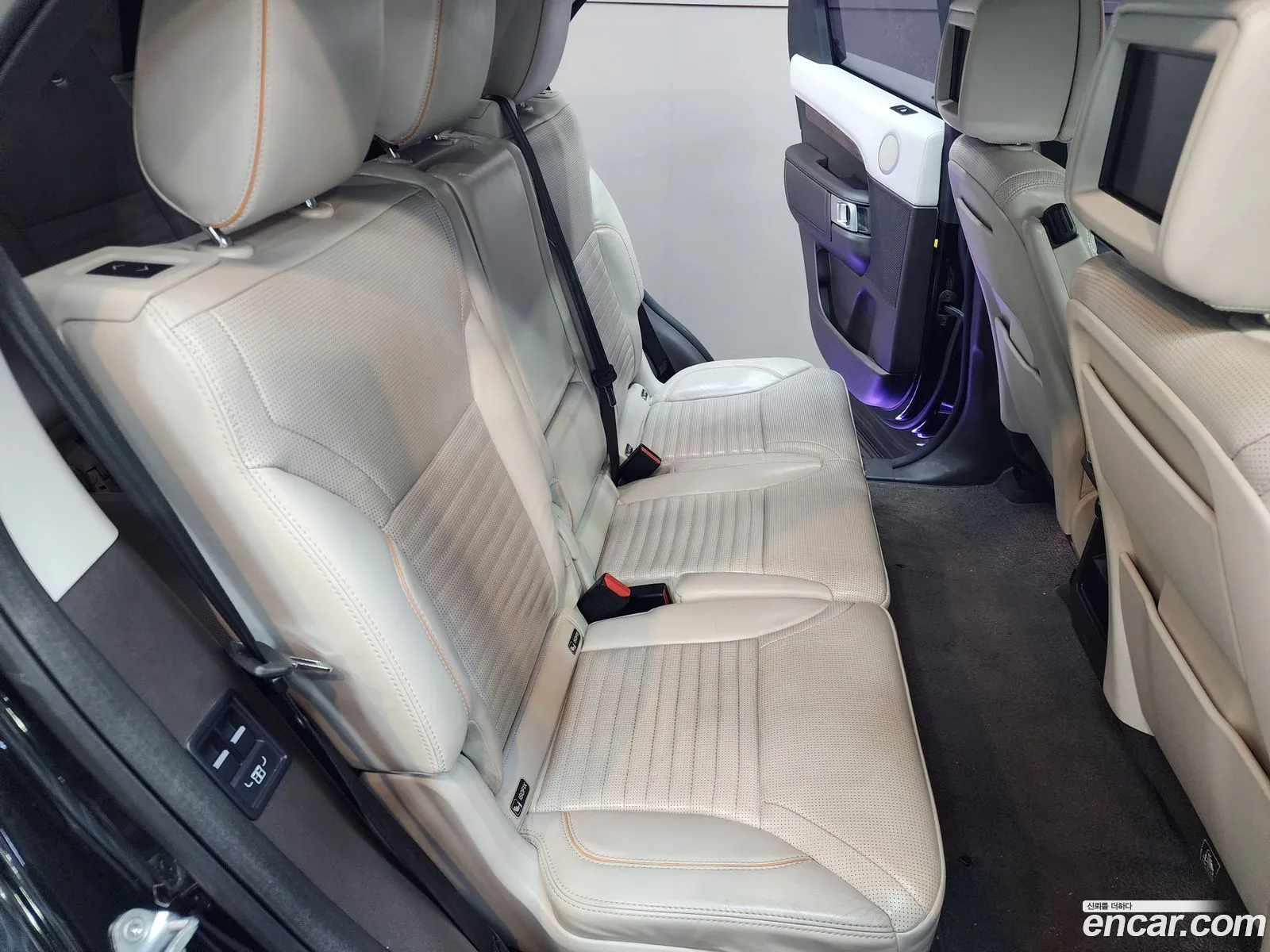 Land Rover Discovery 5 2017 — 17