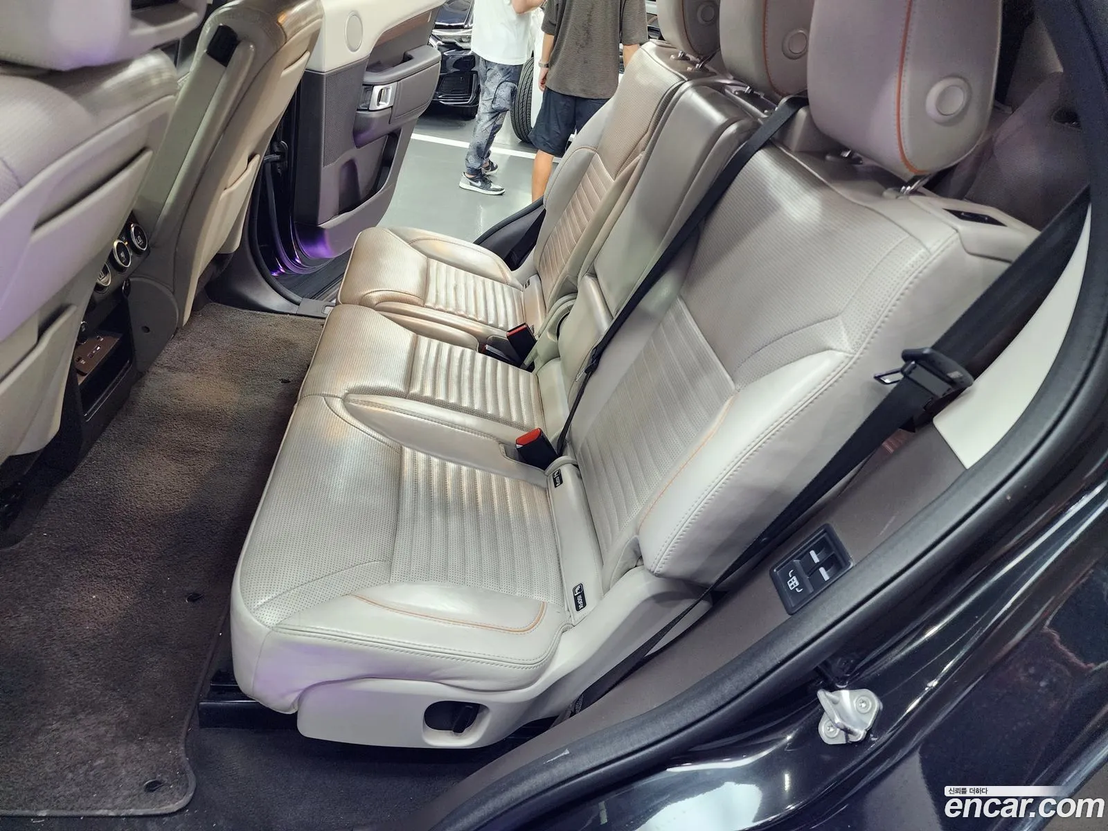 Land Rover Discovery 5 2017 — 15