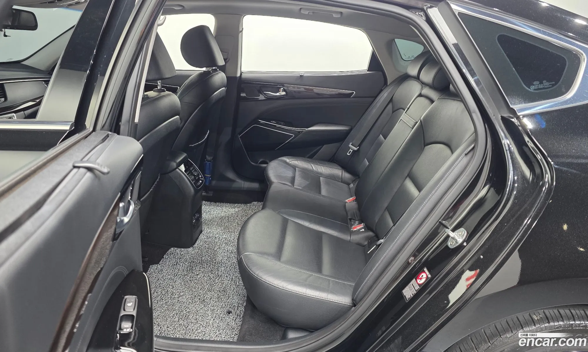 Kia K7 2018 KNALC418BJA146687 — 5