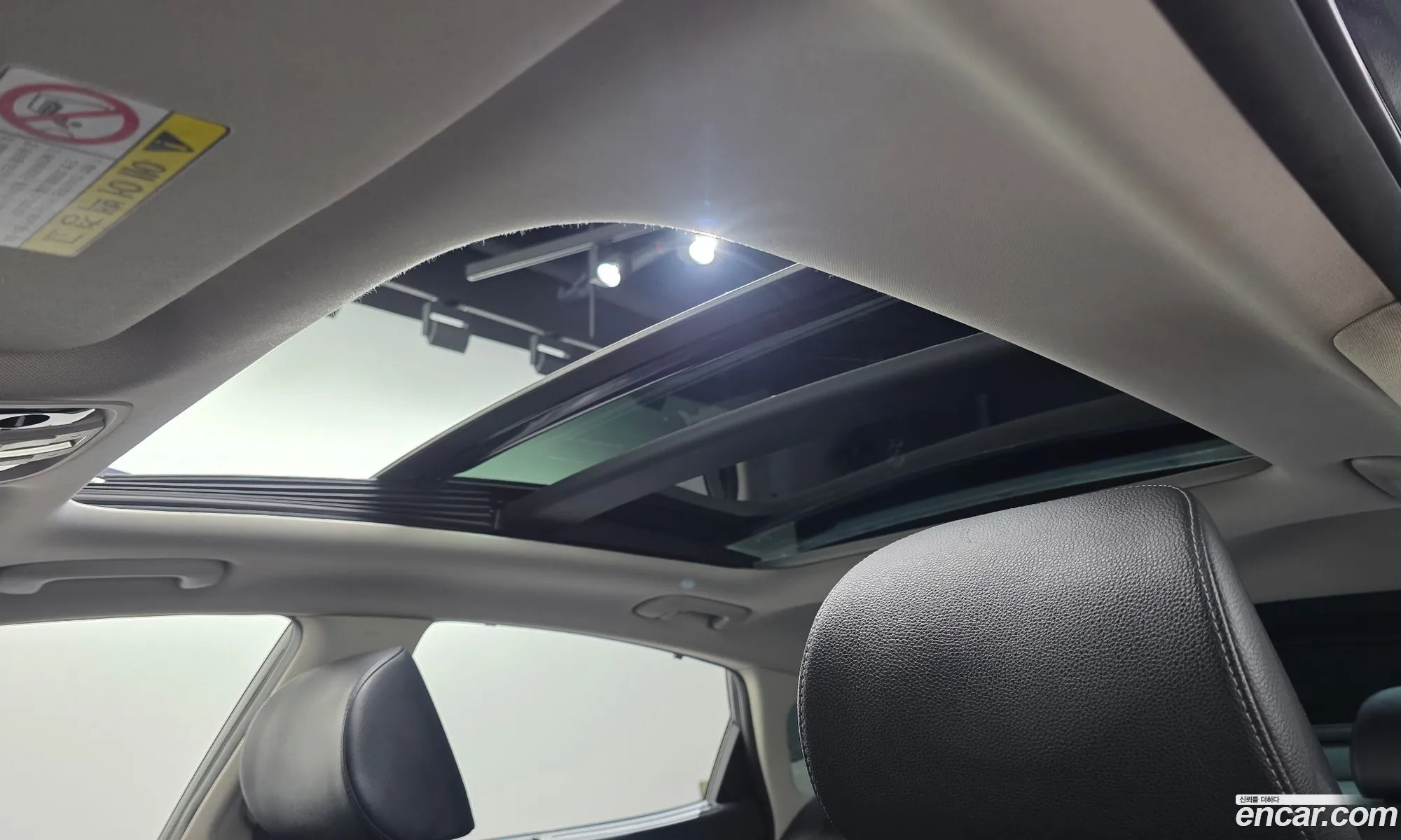 Kia K7 2018 KNALC418BJA146687 — 15