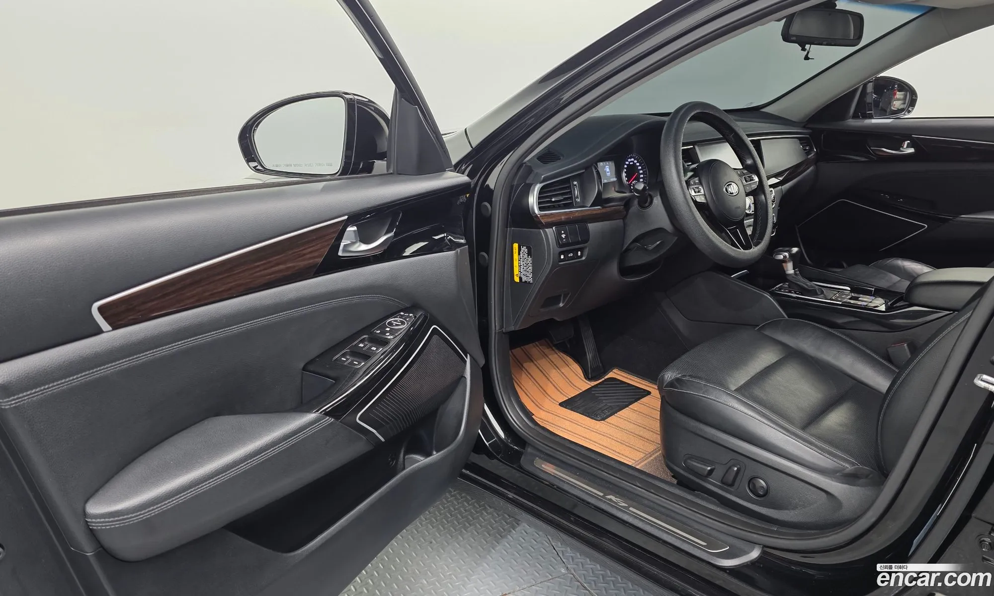 Kia K7 2018 KNALC418BJA146687 — 6