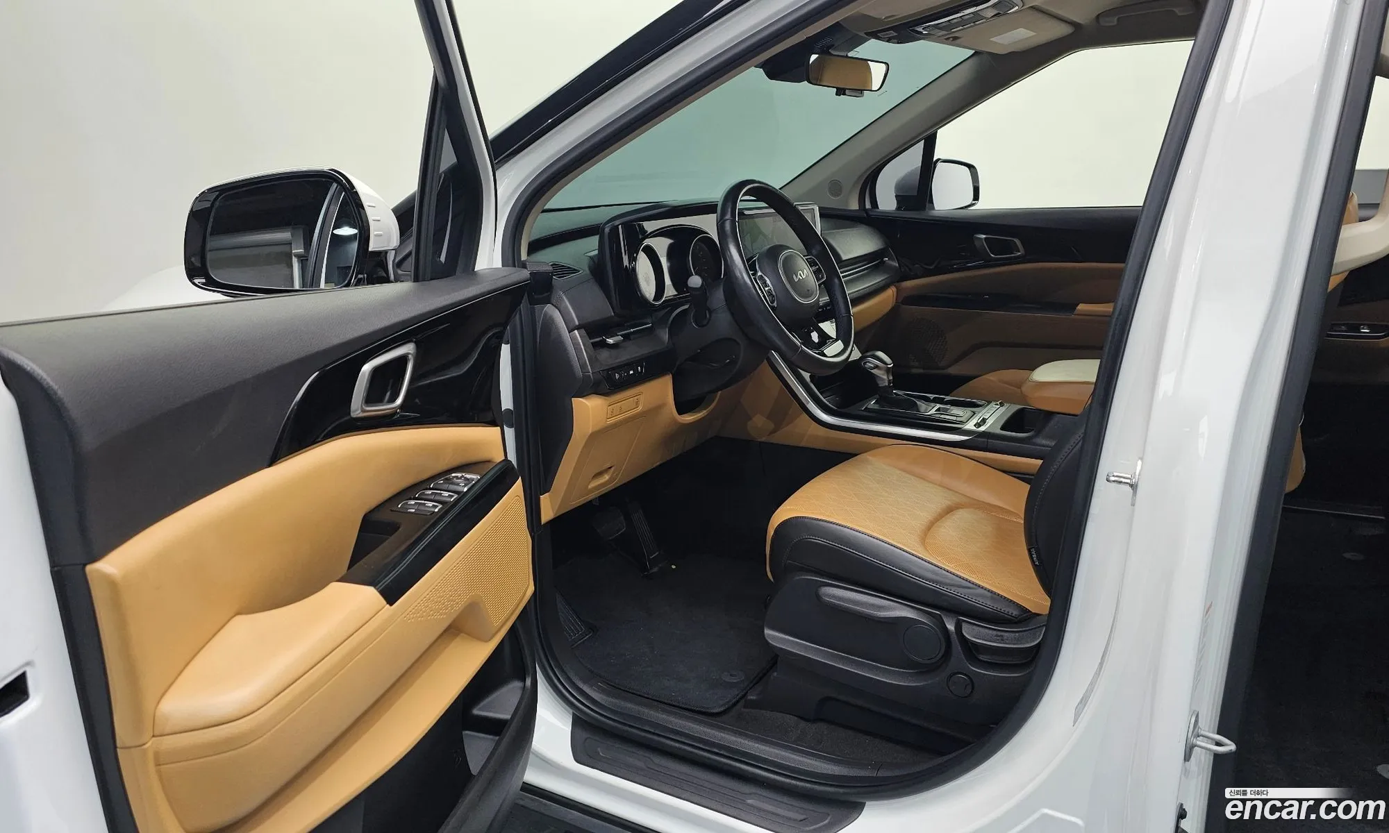 Kia Carnival 2023 — 21