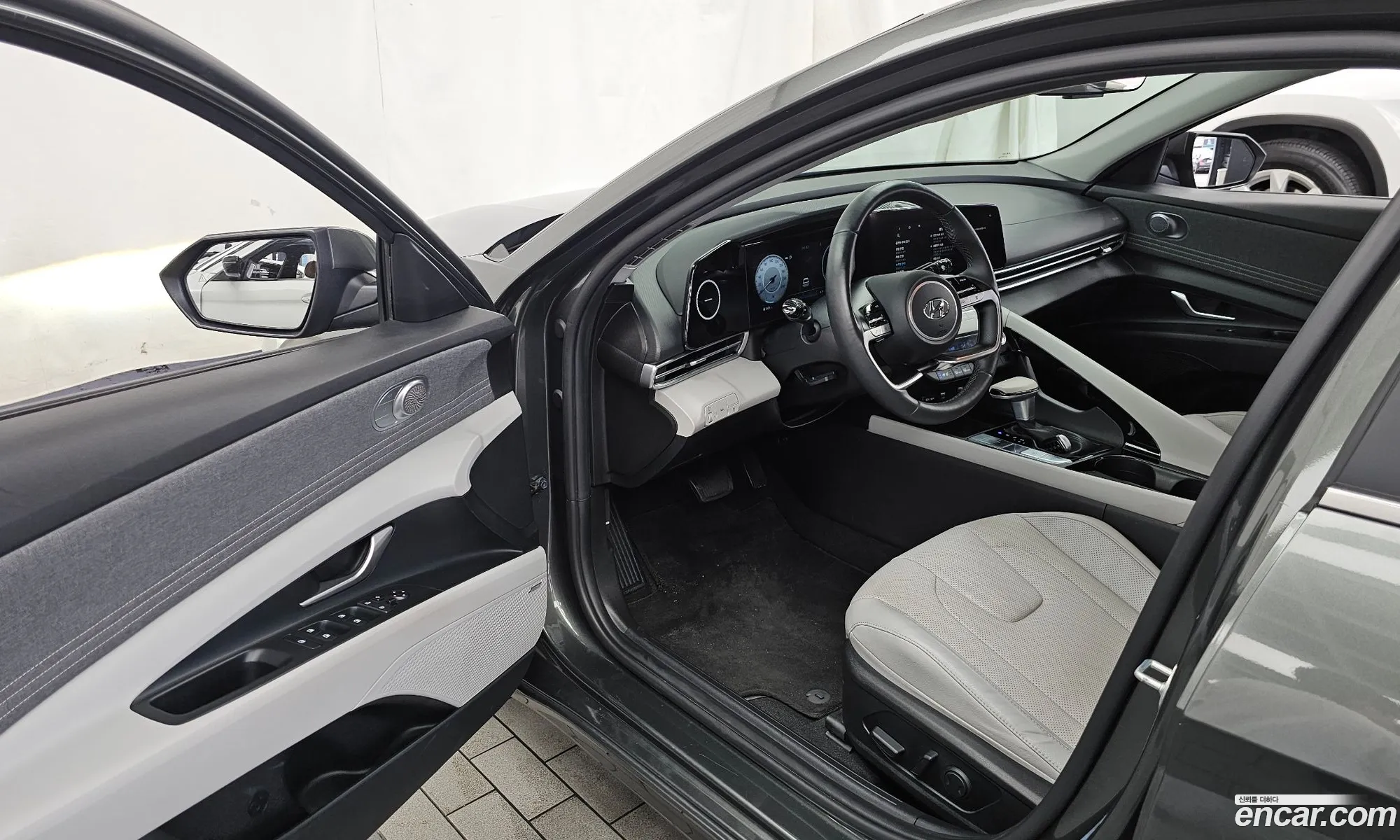 Hyundai Elantra 2021 — 18