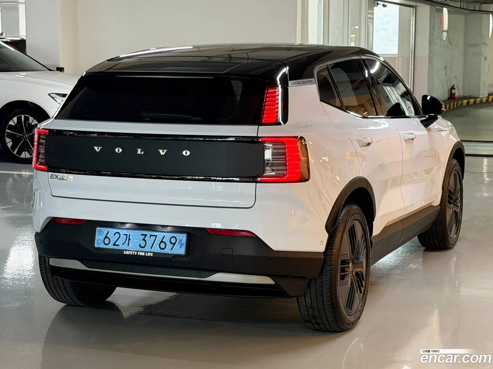 Volvo EX30 Cross Country 2025 — 7