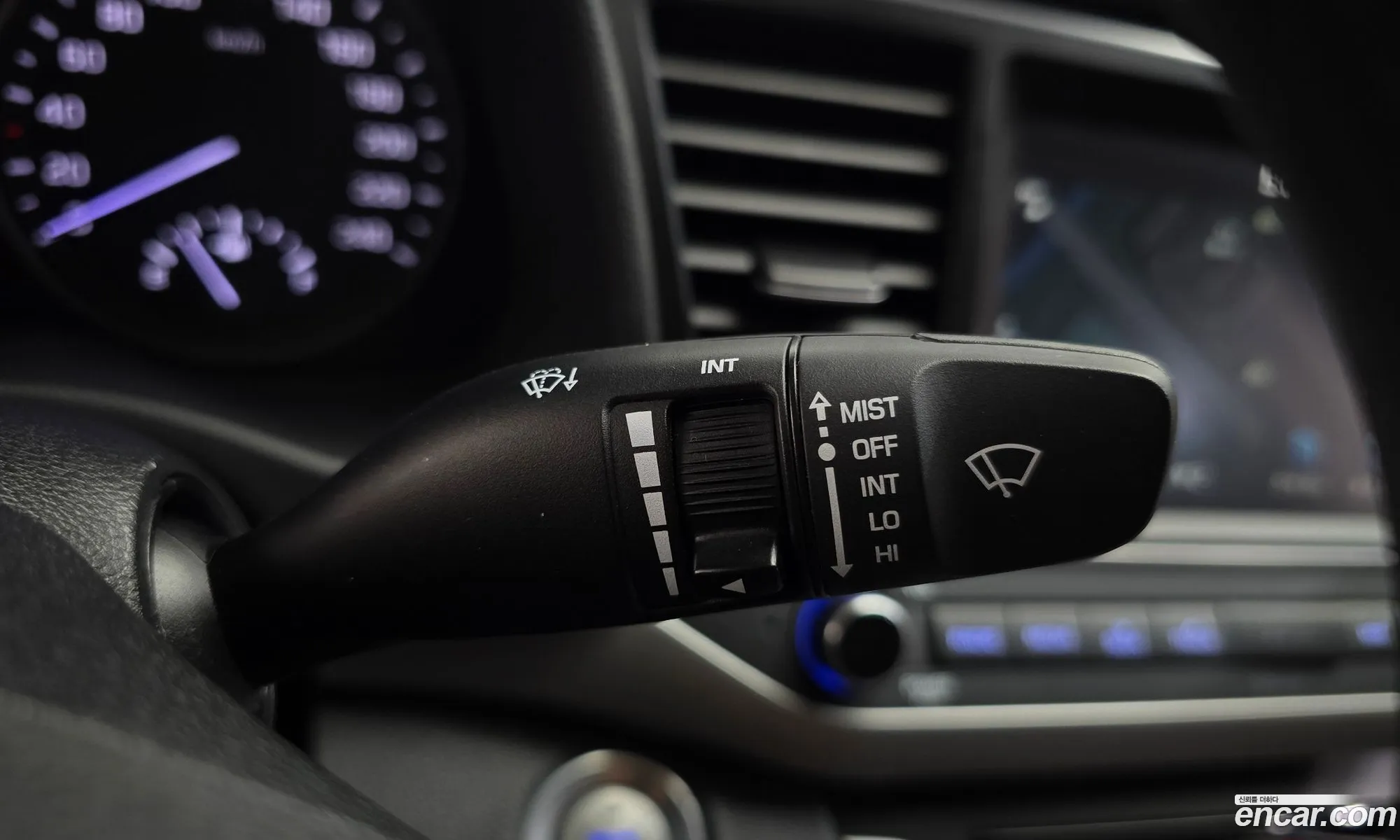 Hyundai Elantra AD 2018 — 10