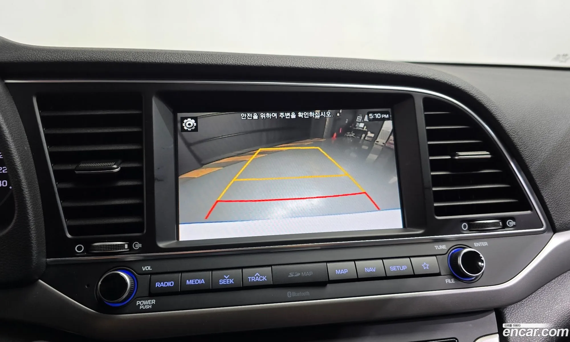 Hyundai Elantra AD 2018 — 17