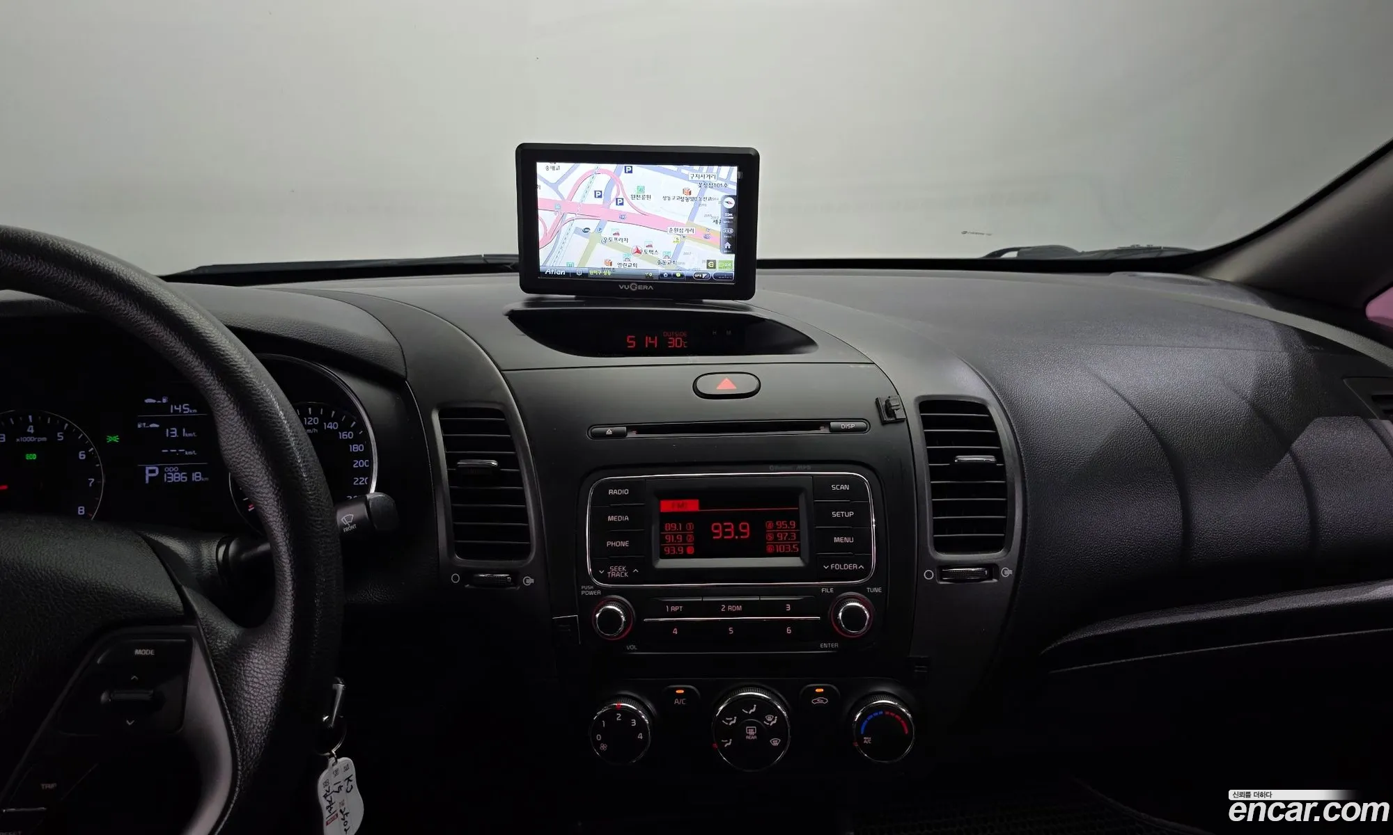Kia K3 2015 — 12