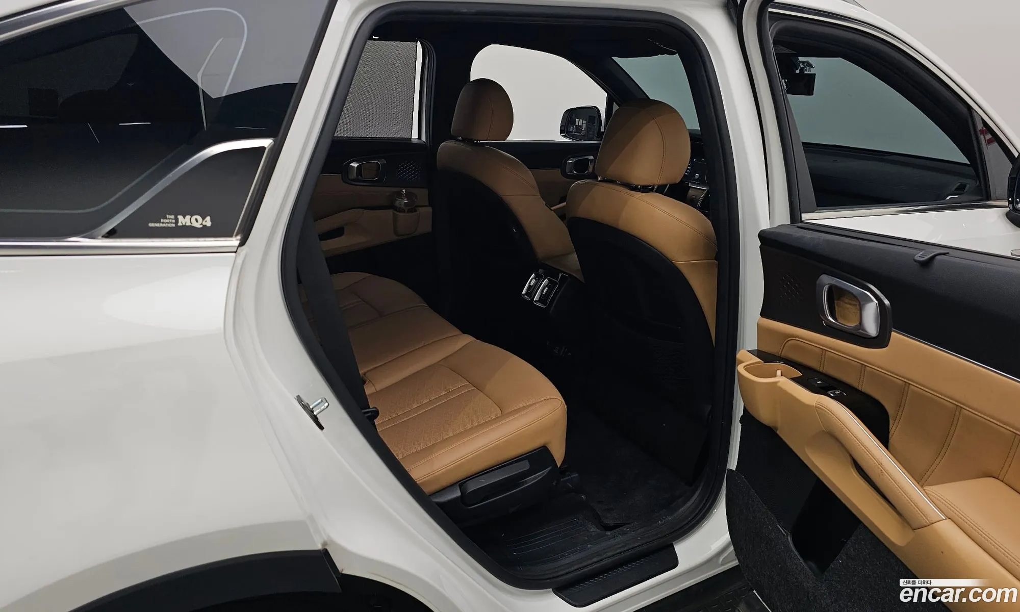 Kia Sorento 2021 KNARK81GBNA070251 — 4