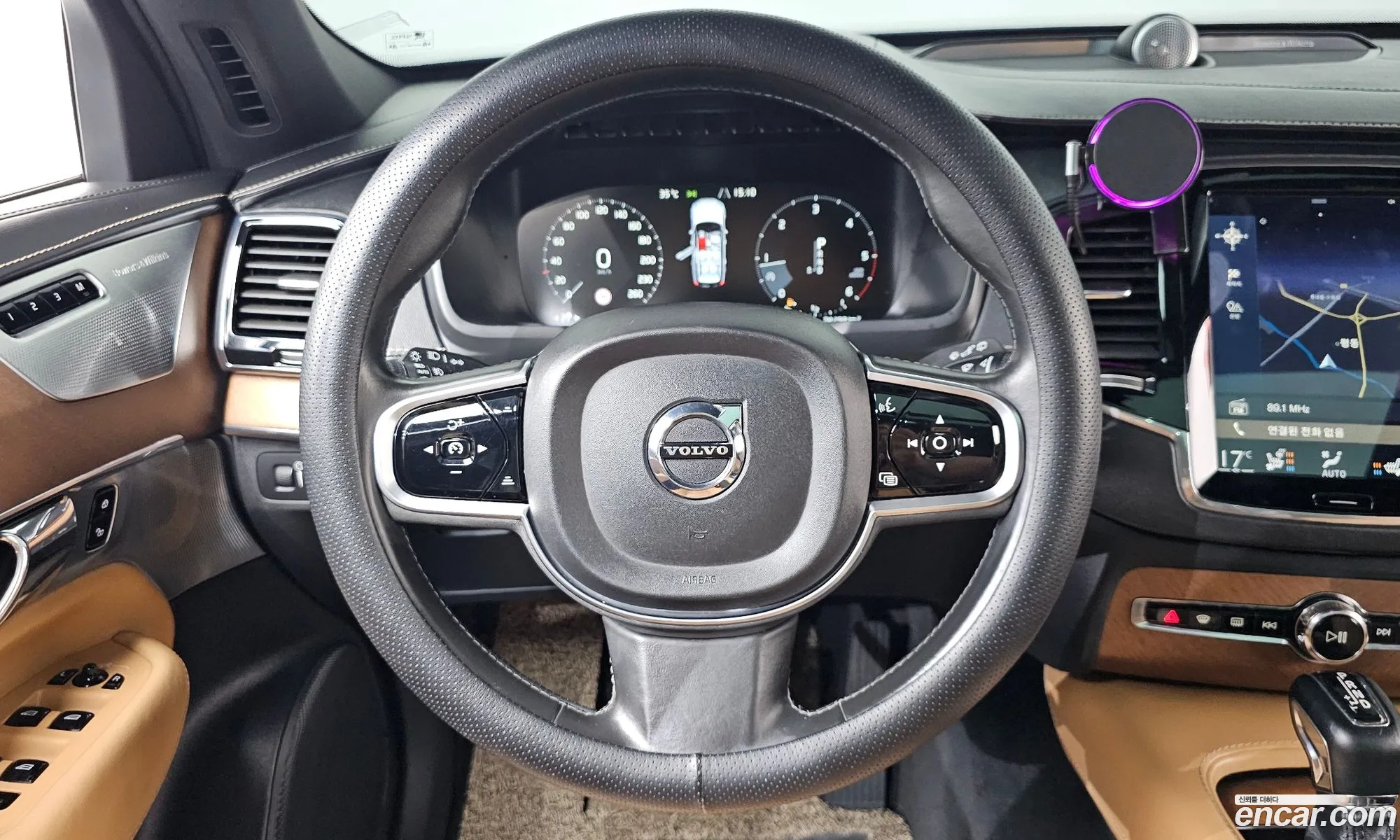 Volvo XC90 2016 — 19