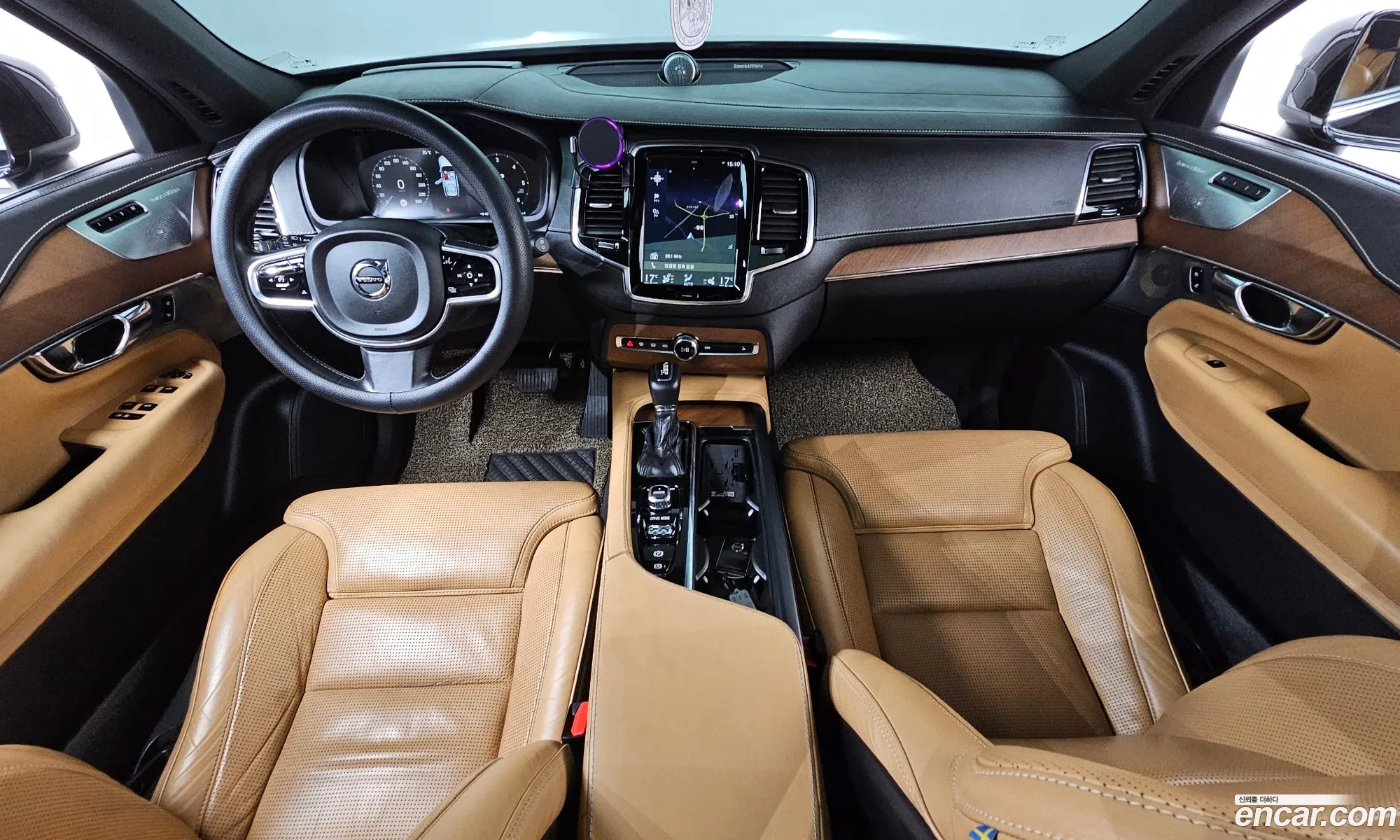 Volvo XC90 2016 — 17
