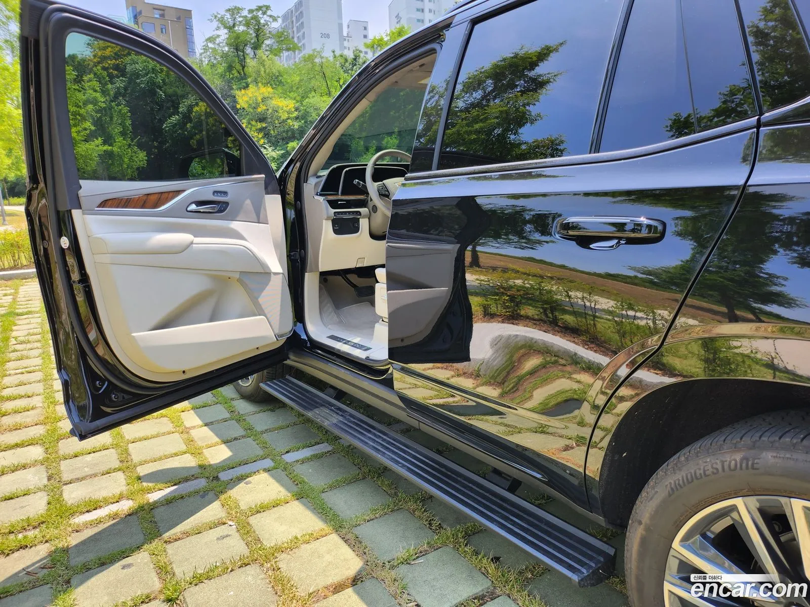 Cadillac Escalade 2023 — 3