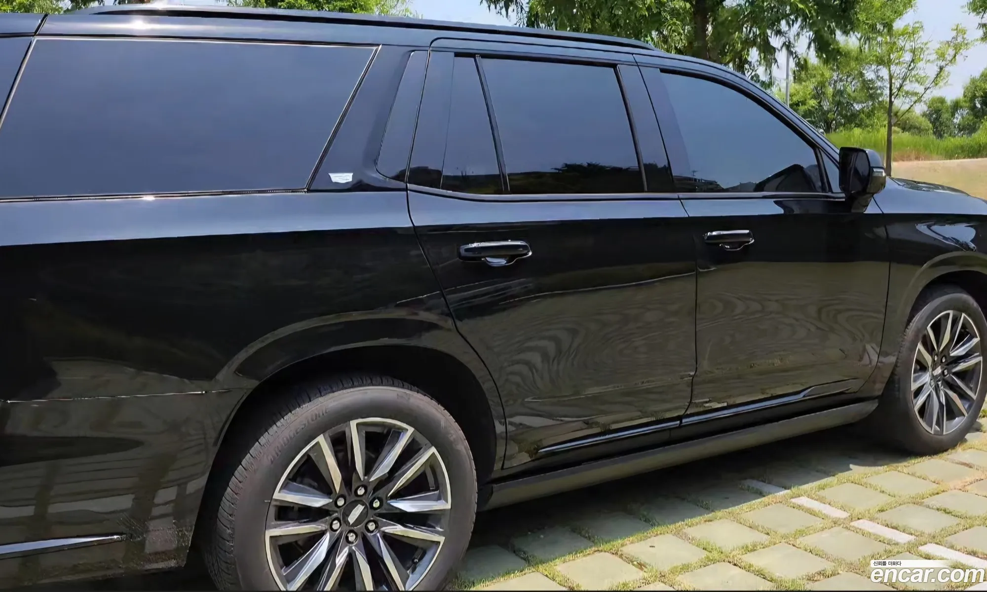 Cadillac Escalade 2023 — 12