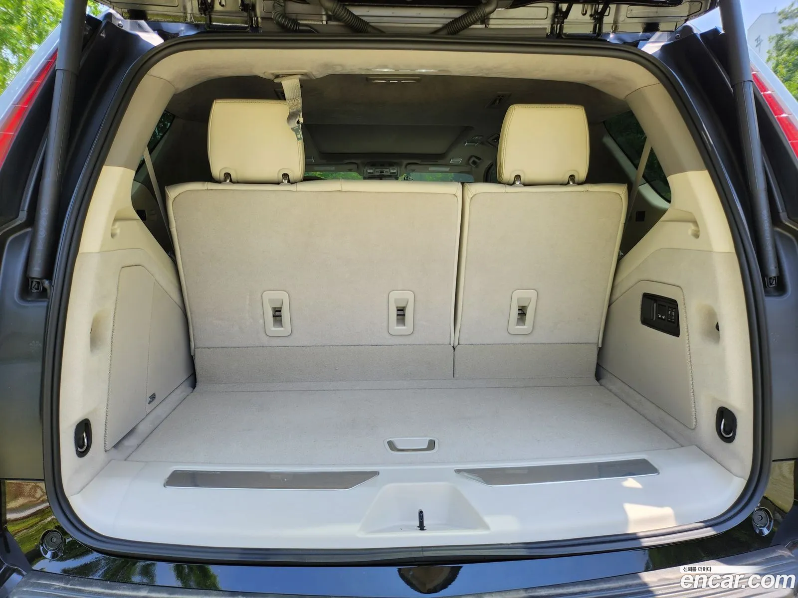 Cadillac Escalade 2023 — 10