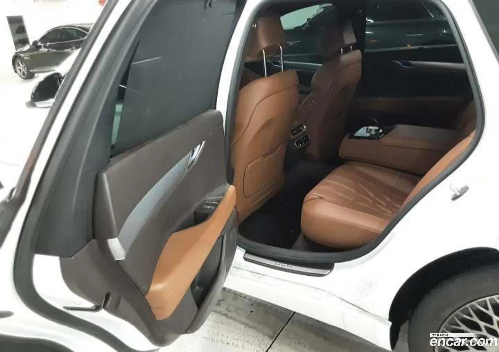Genesis G80 2023 — 2