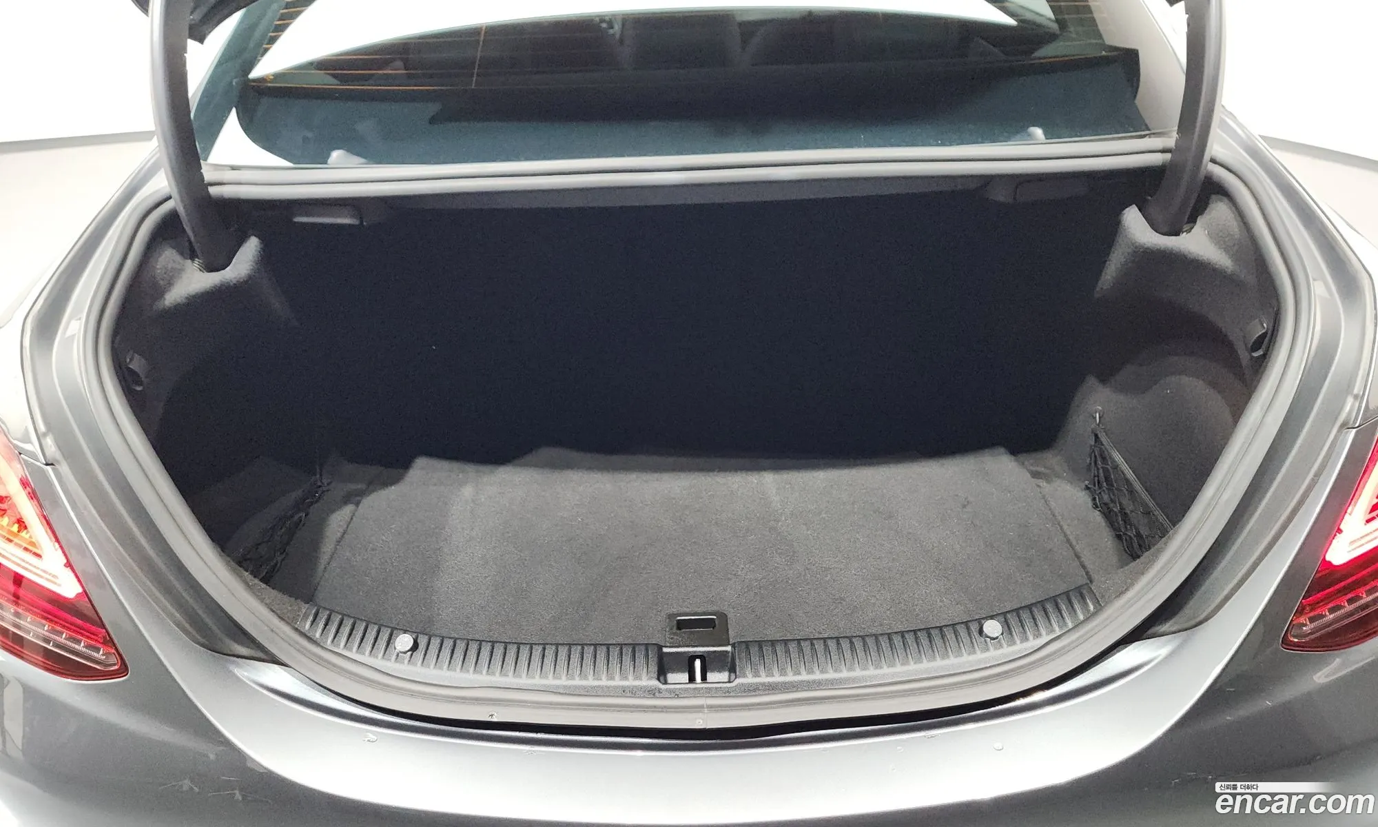Mercedes-Benz C-Class W205 2020 — 33