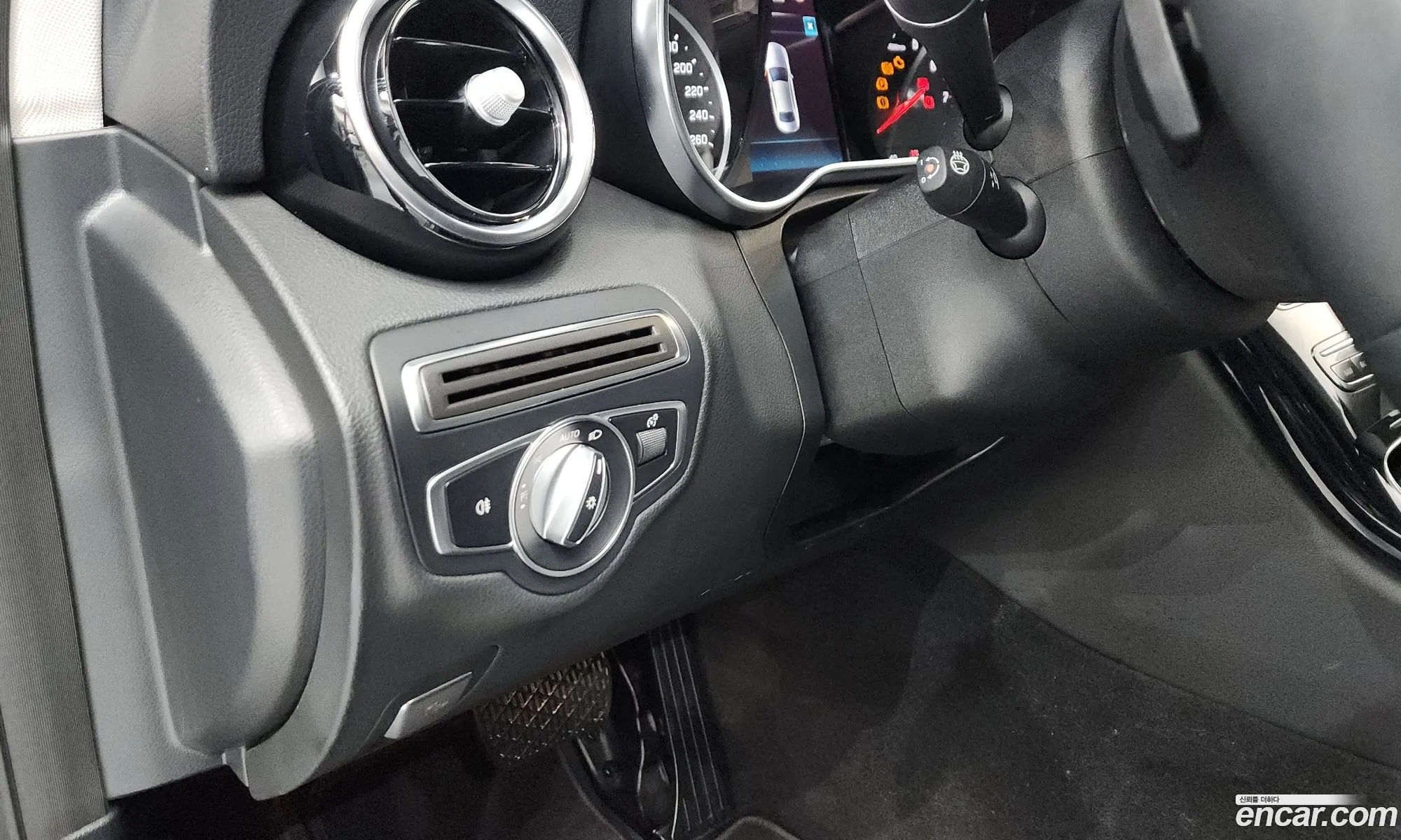 Mercedes-Benz C-Class W205 2020 — 18