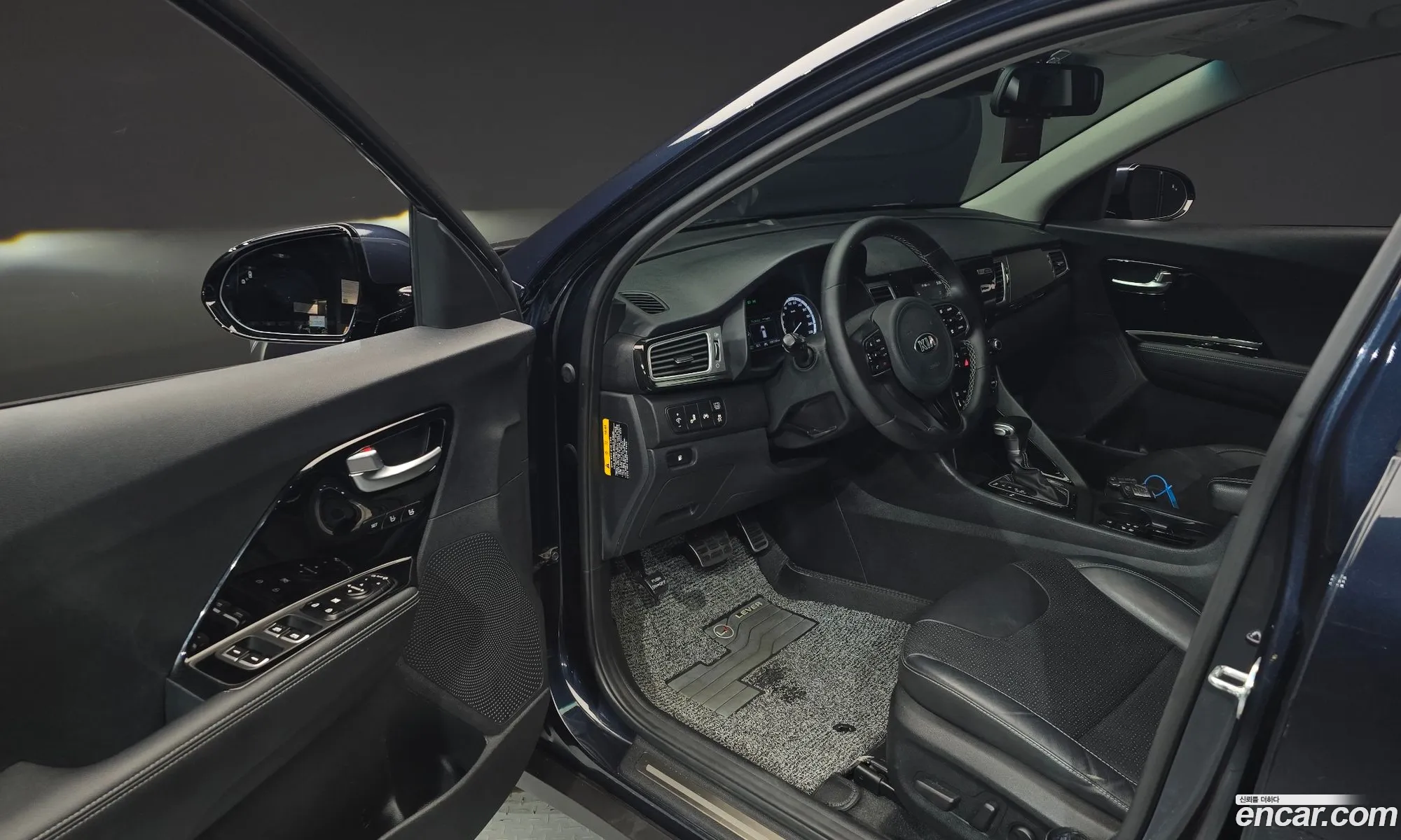 Kia Niro 2018 KNACC81CGJA252228 — 14