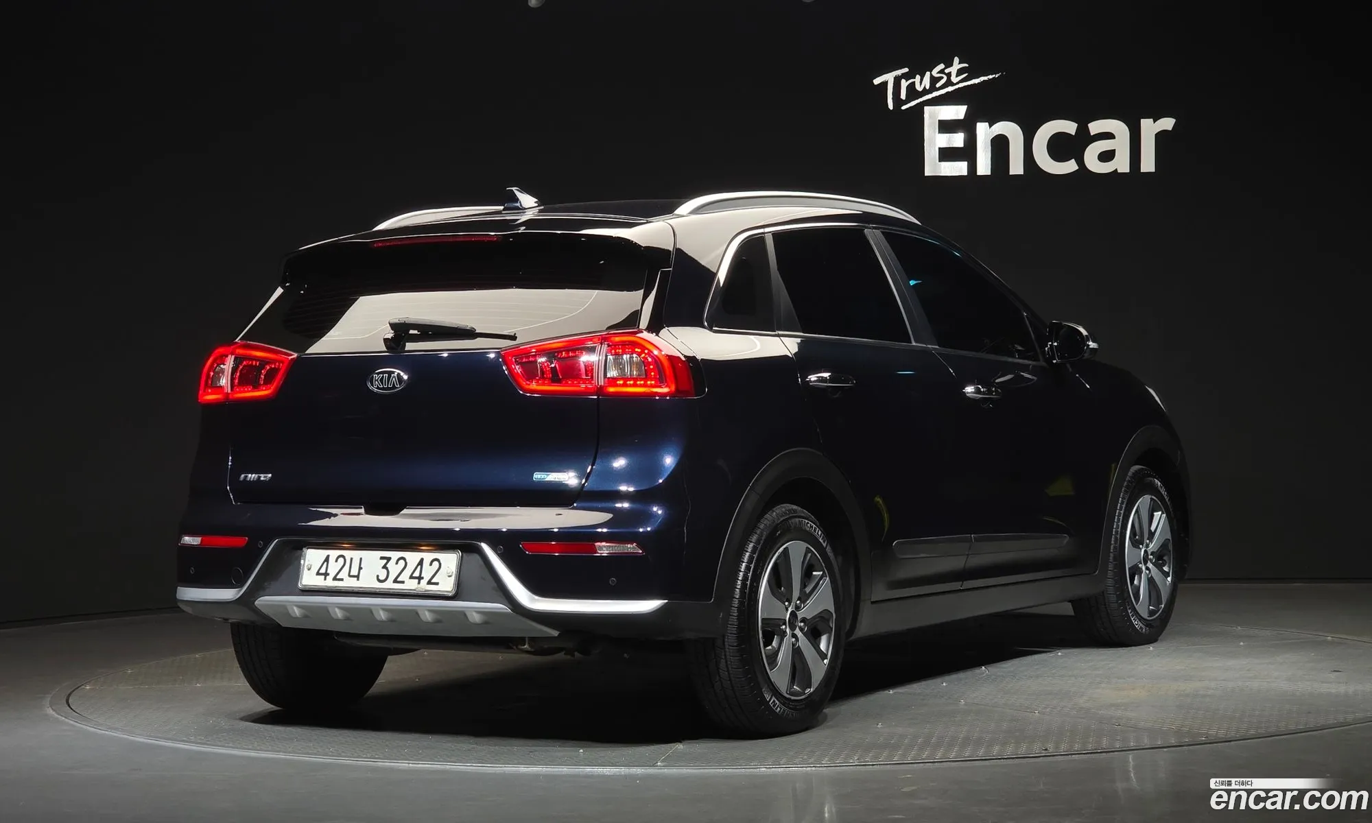 Kia Niro 2018 KNACC81CGJA252228 — 8