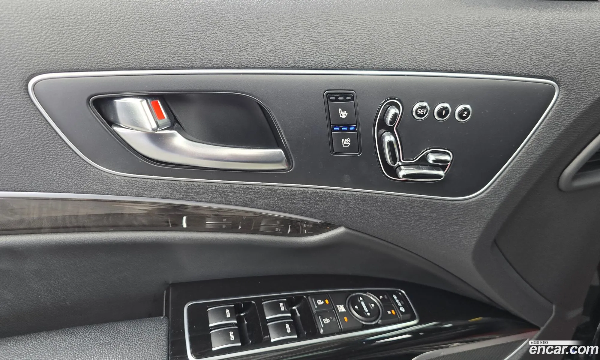 Kia K9 2017 KNALU413BHS035464 — 12