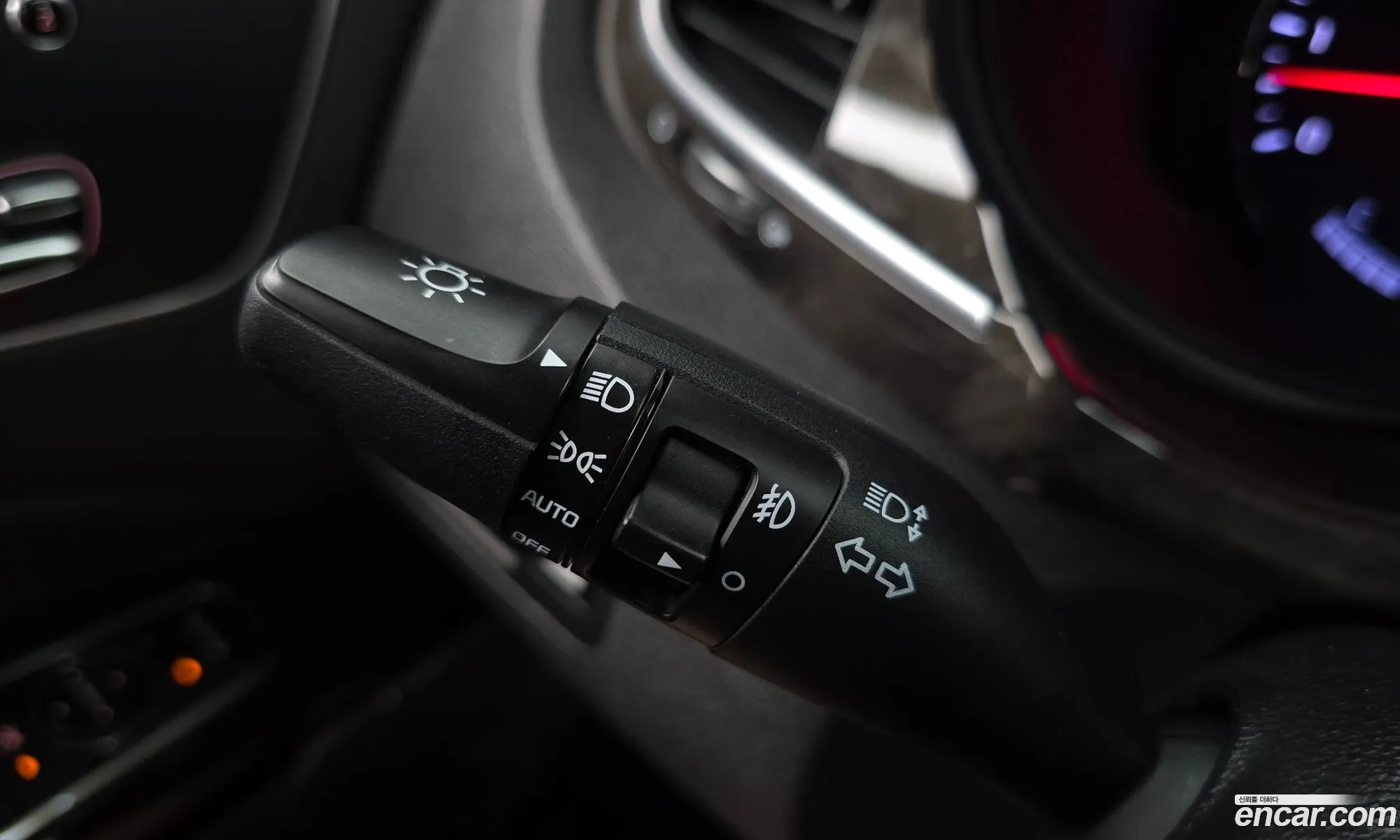 Kia K9 2017 KNALU413BHS035464 — 6