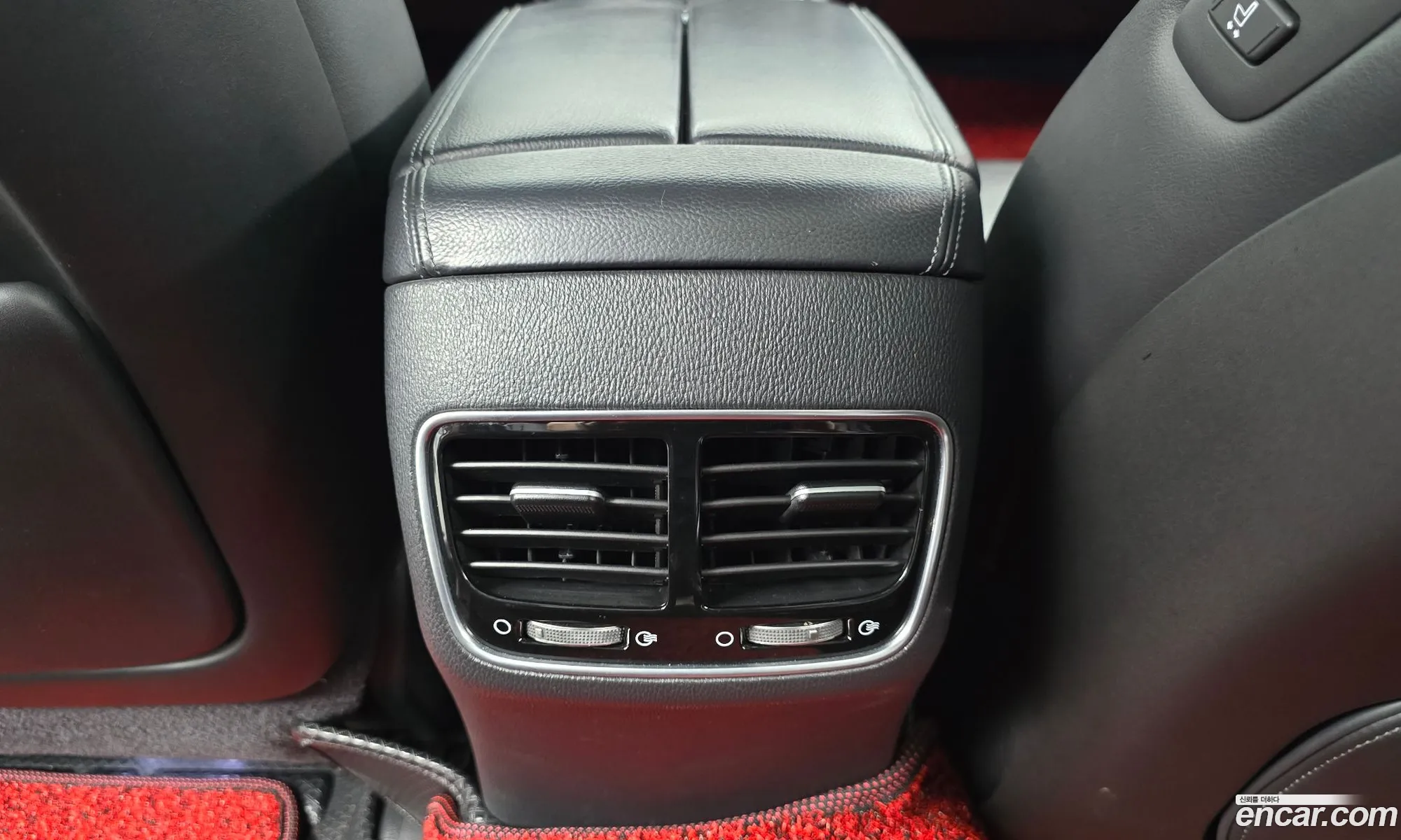 Kia K9 2017 KNALU413BHS035464 — 28